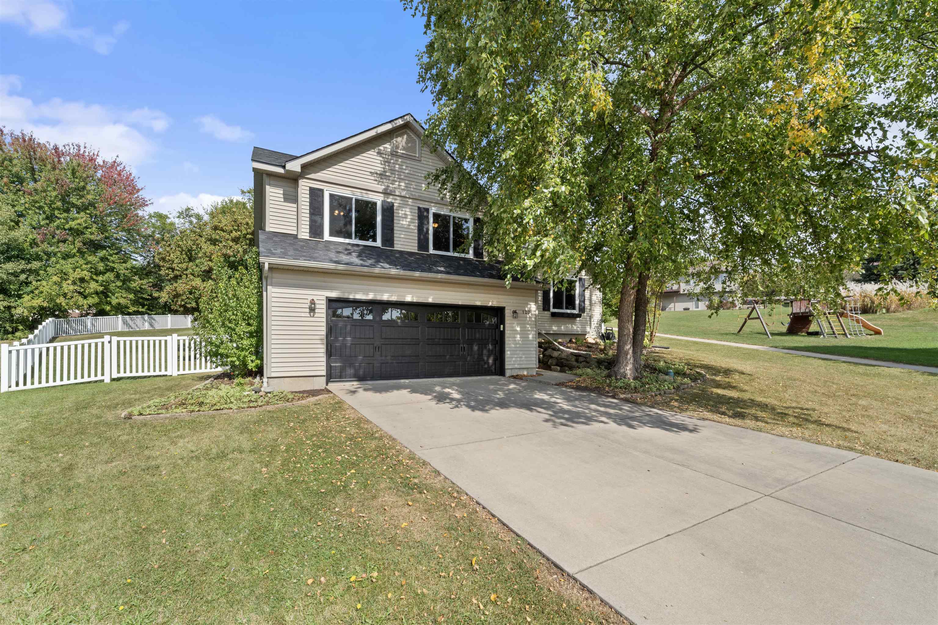 120 Stonefield Circle