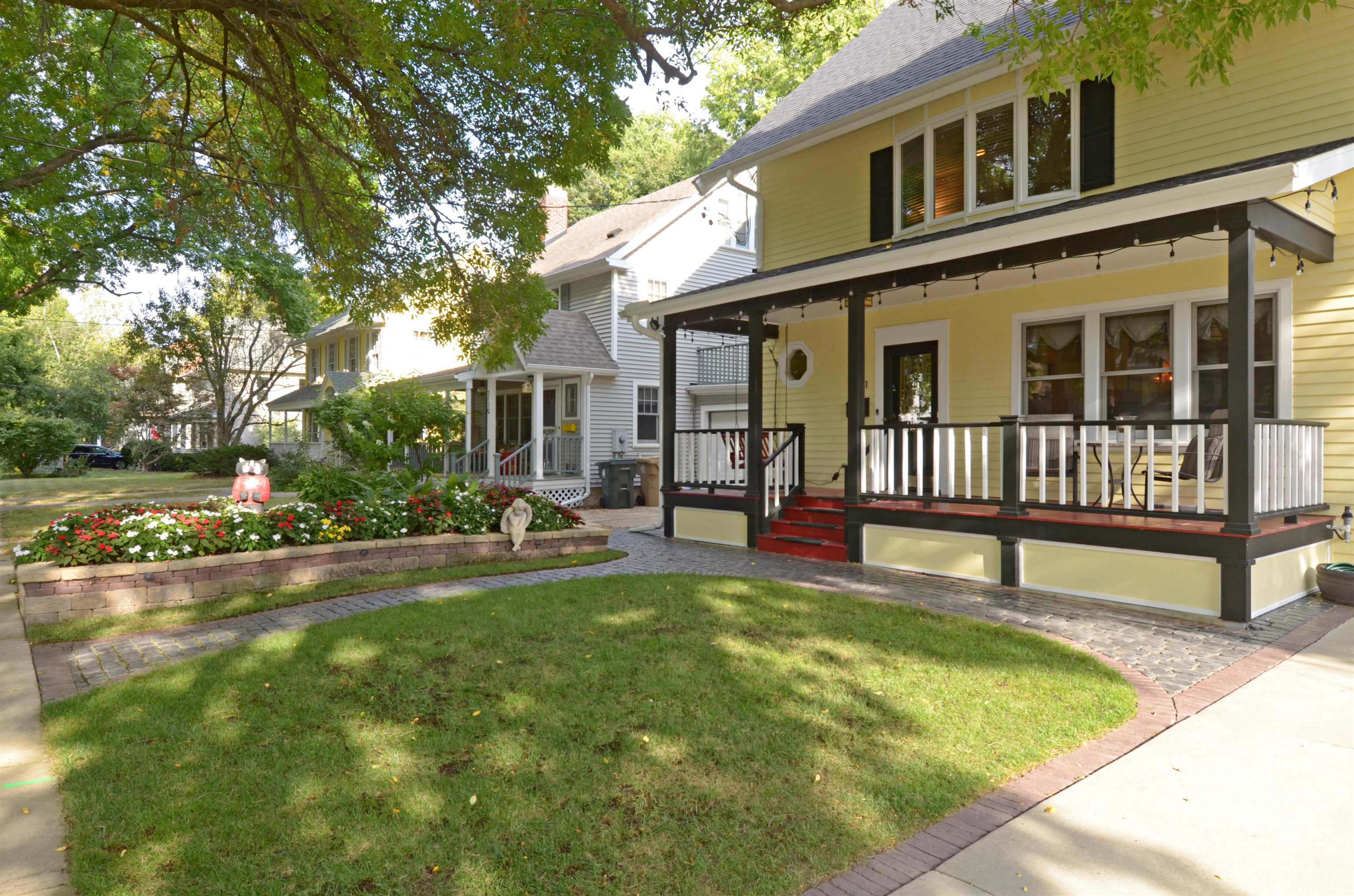 2141 West Lawn Avenue