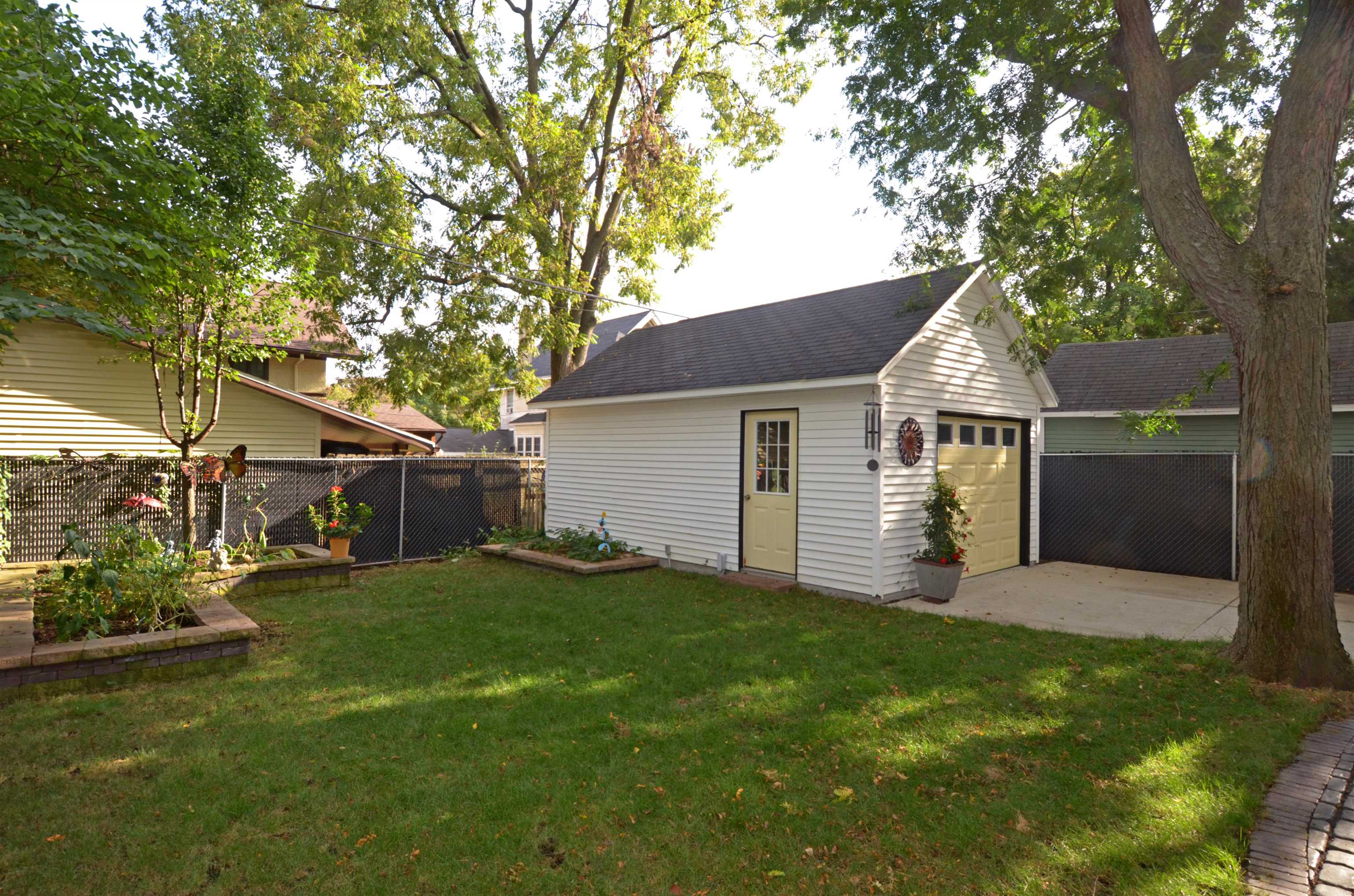 2141 West Lawn Avenue