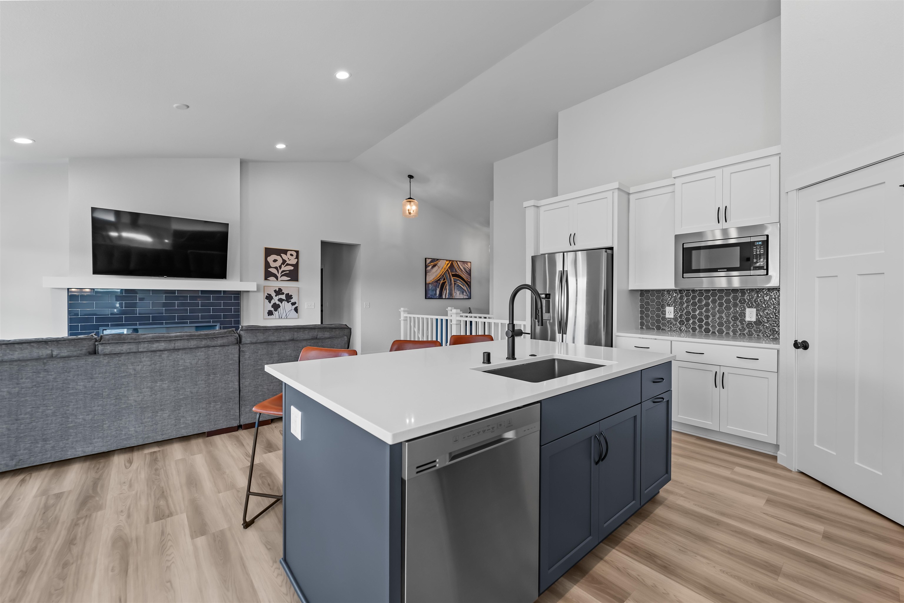 6659 Grouse Woods Road