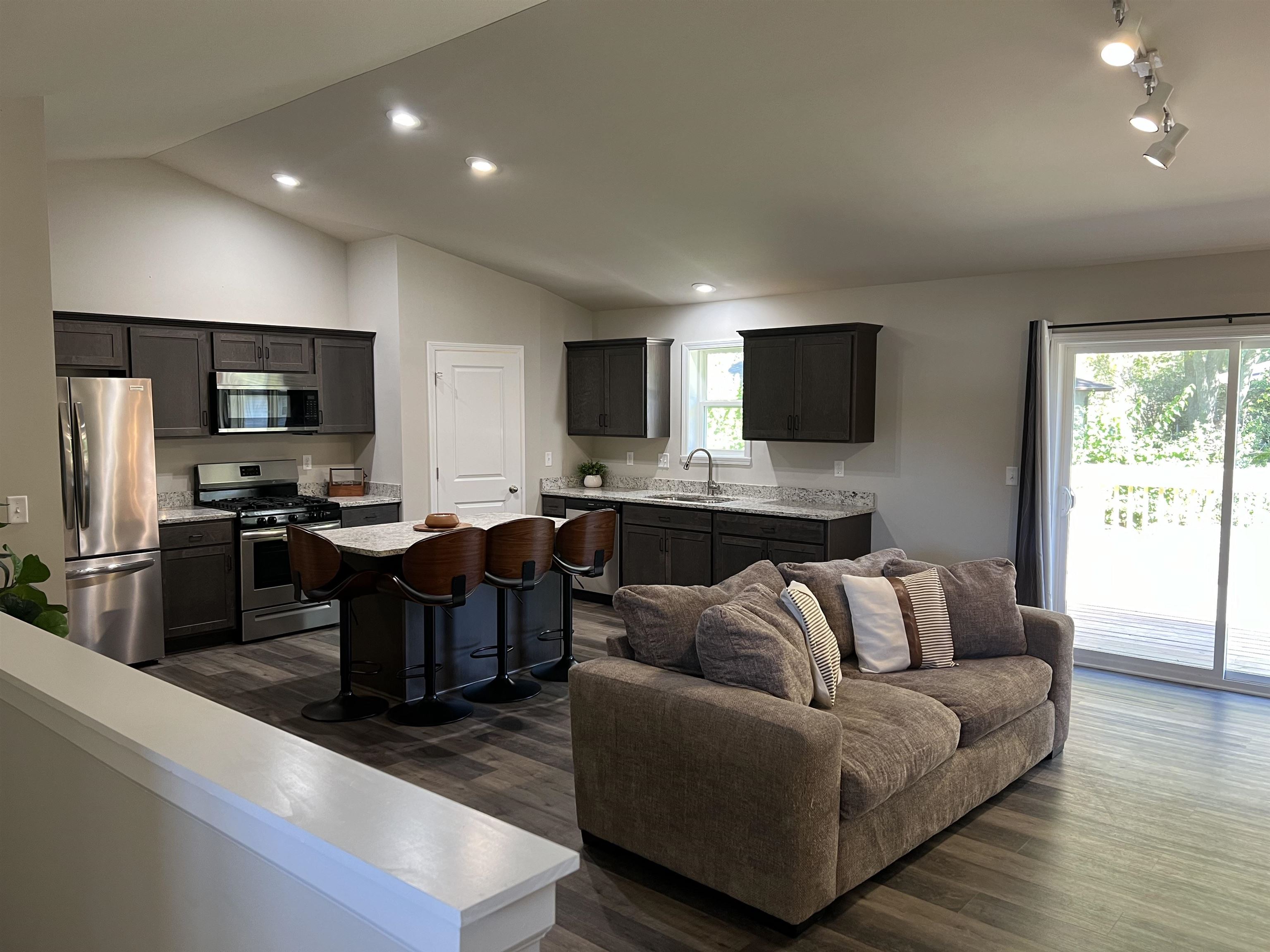 1615 Creston Park Drive