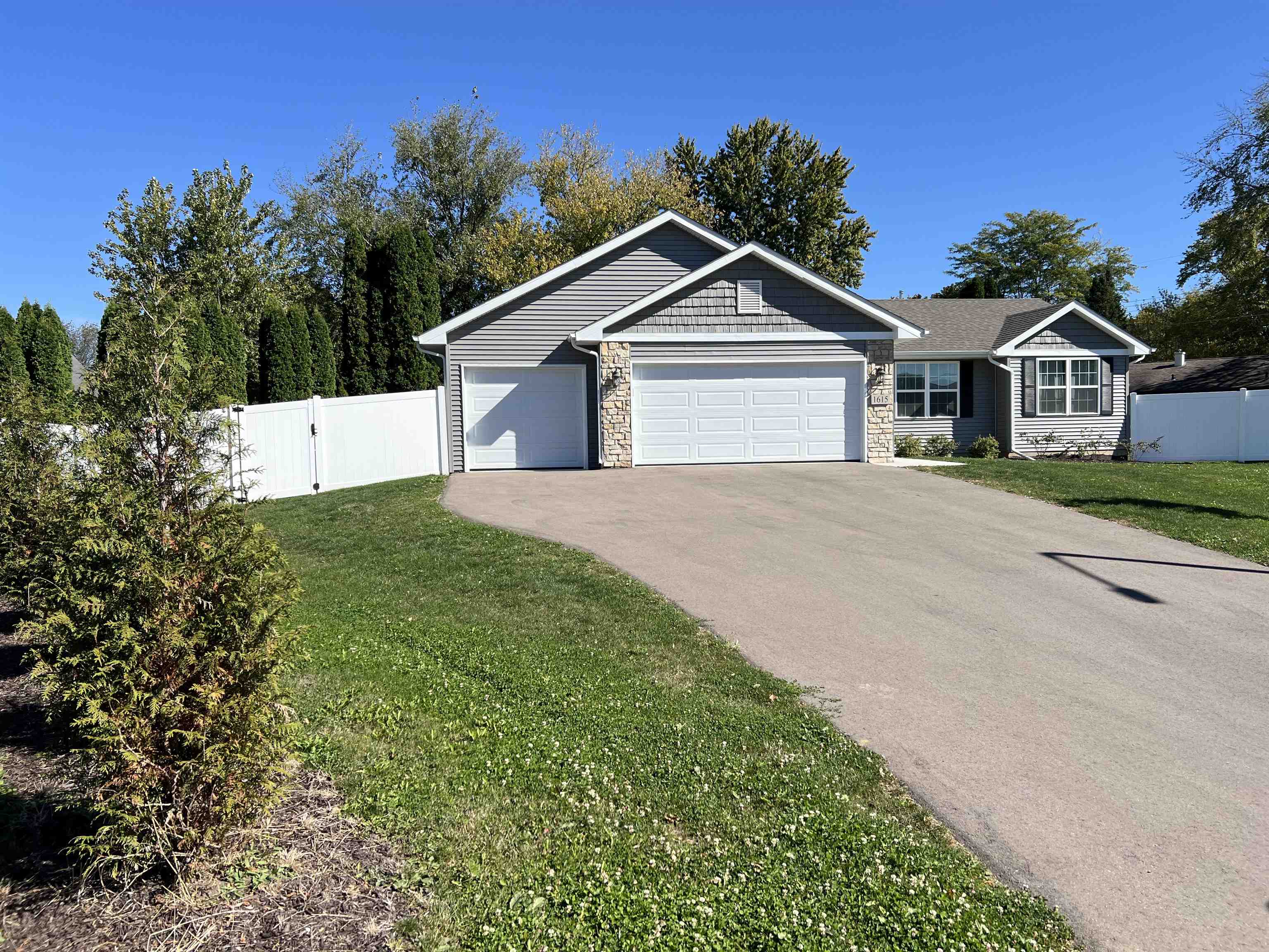 1615 Creston Park Drive