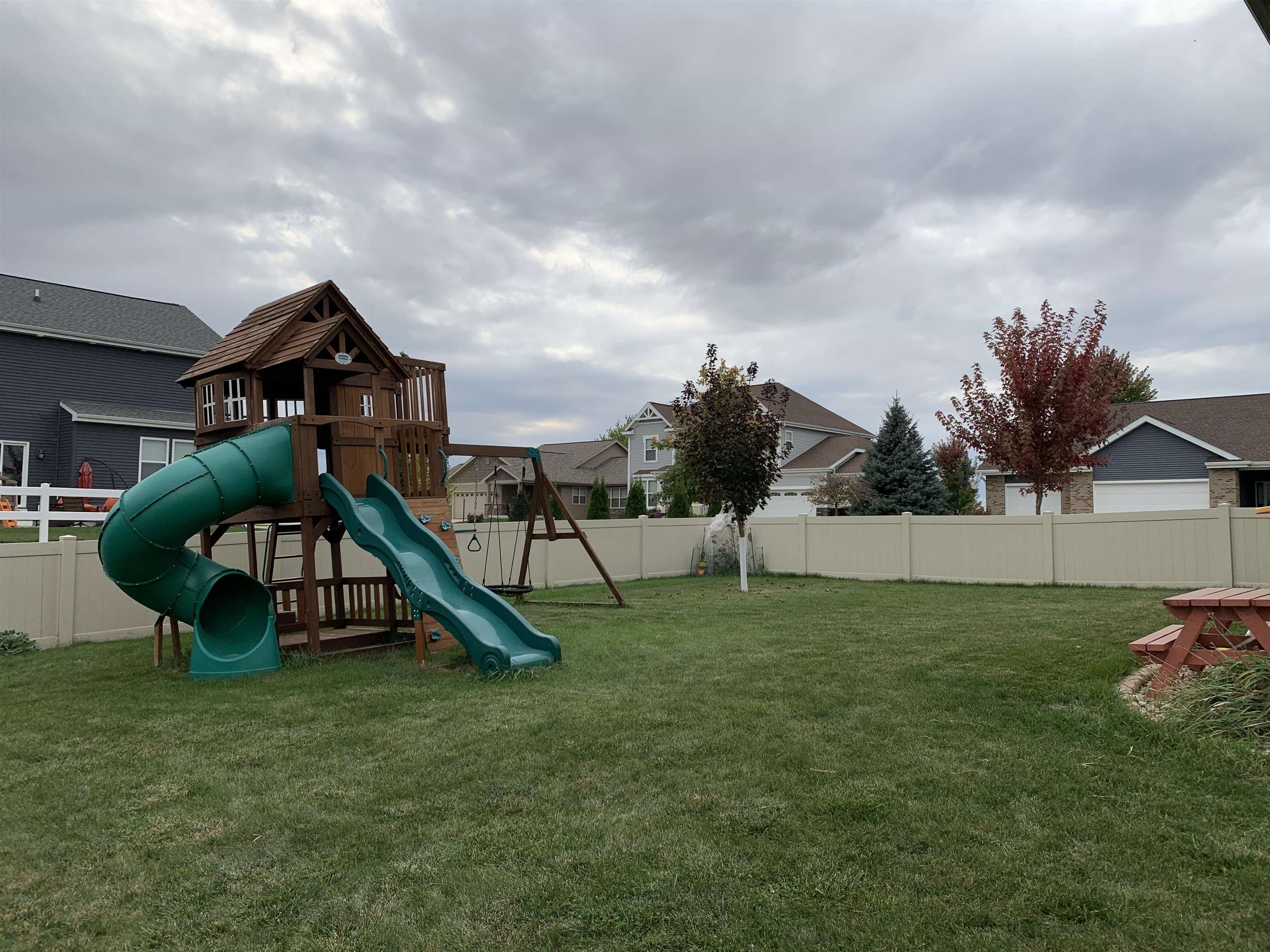 945 Star Gazer Drive