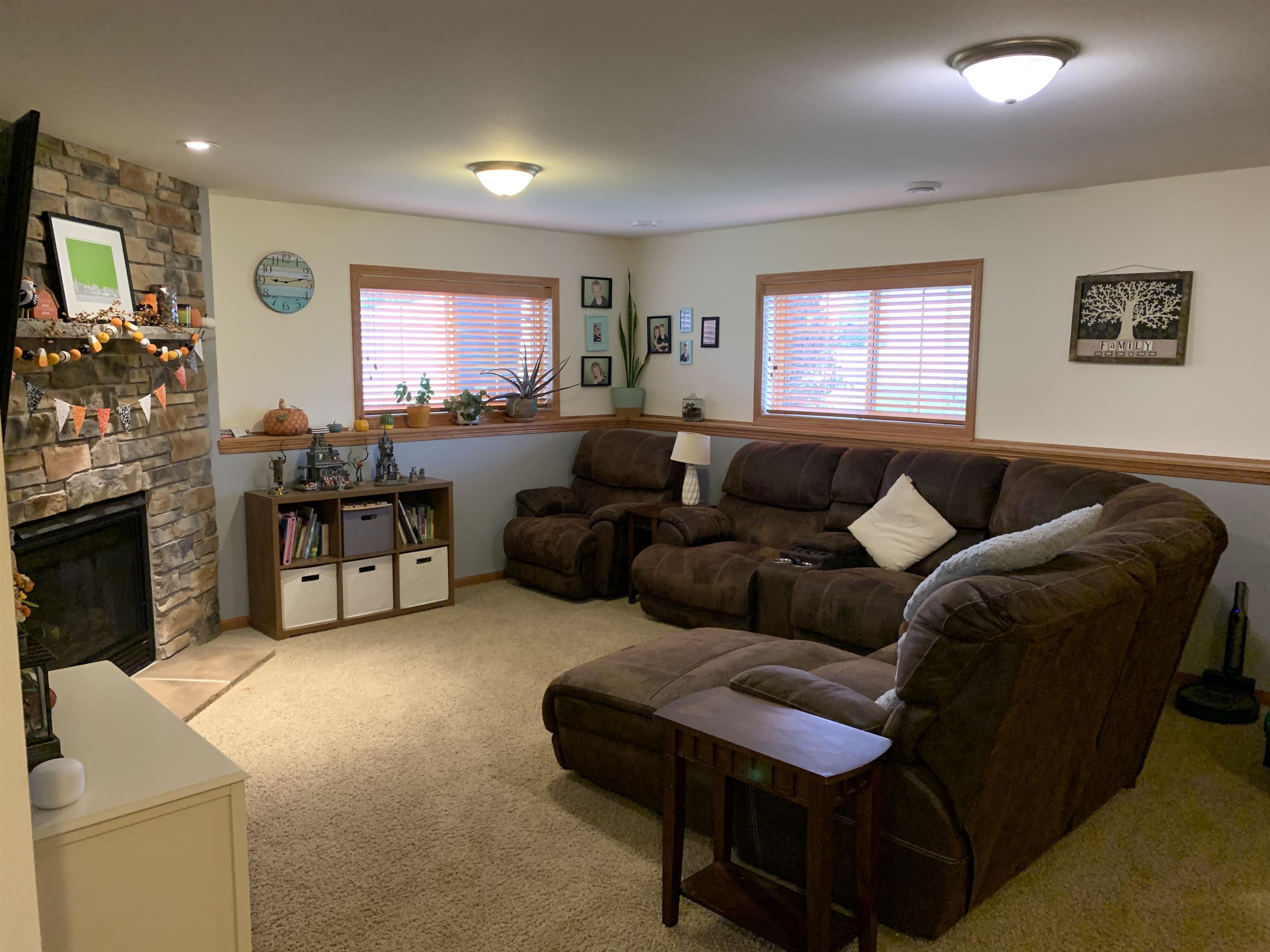 945 Star Gazer Drive
