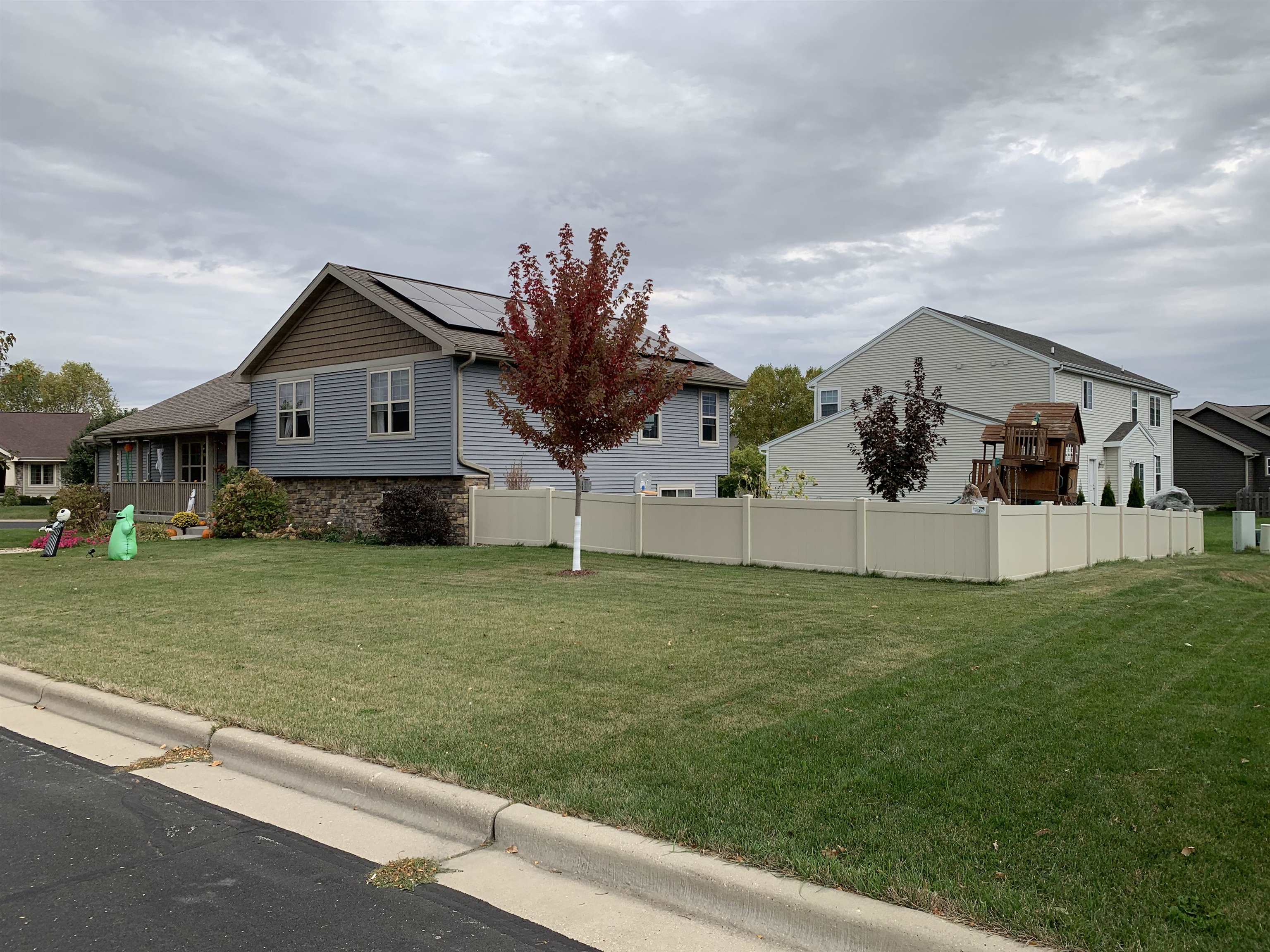945 Star Gazer Drive