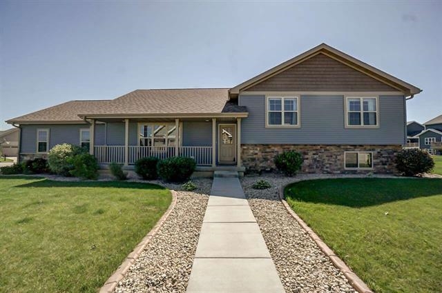 945 Star Gazer Drive