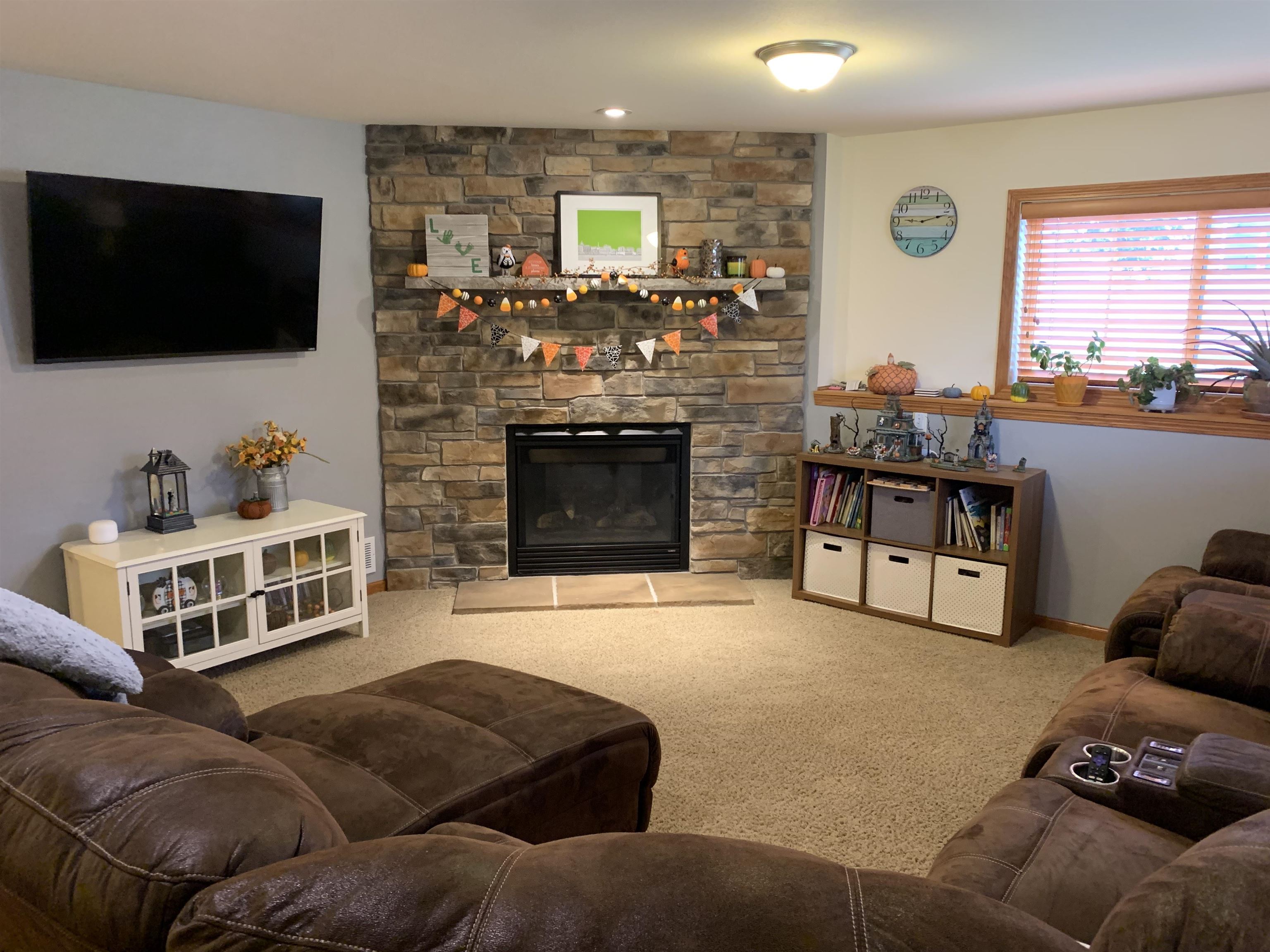 945 Star Gazer Drive