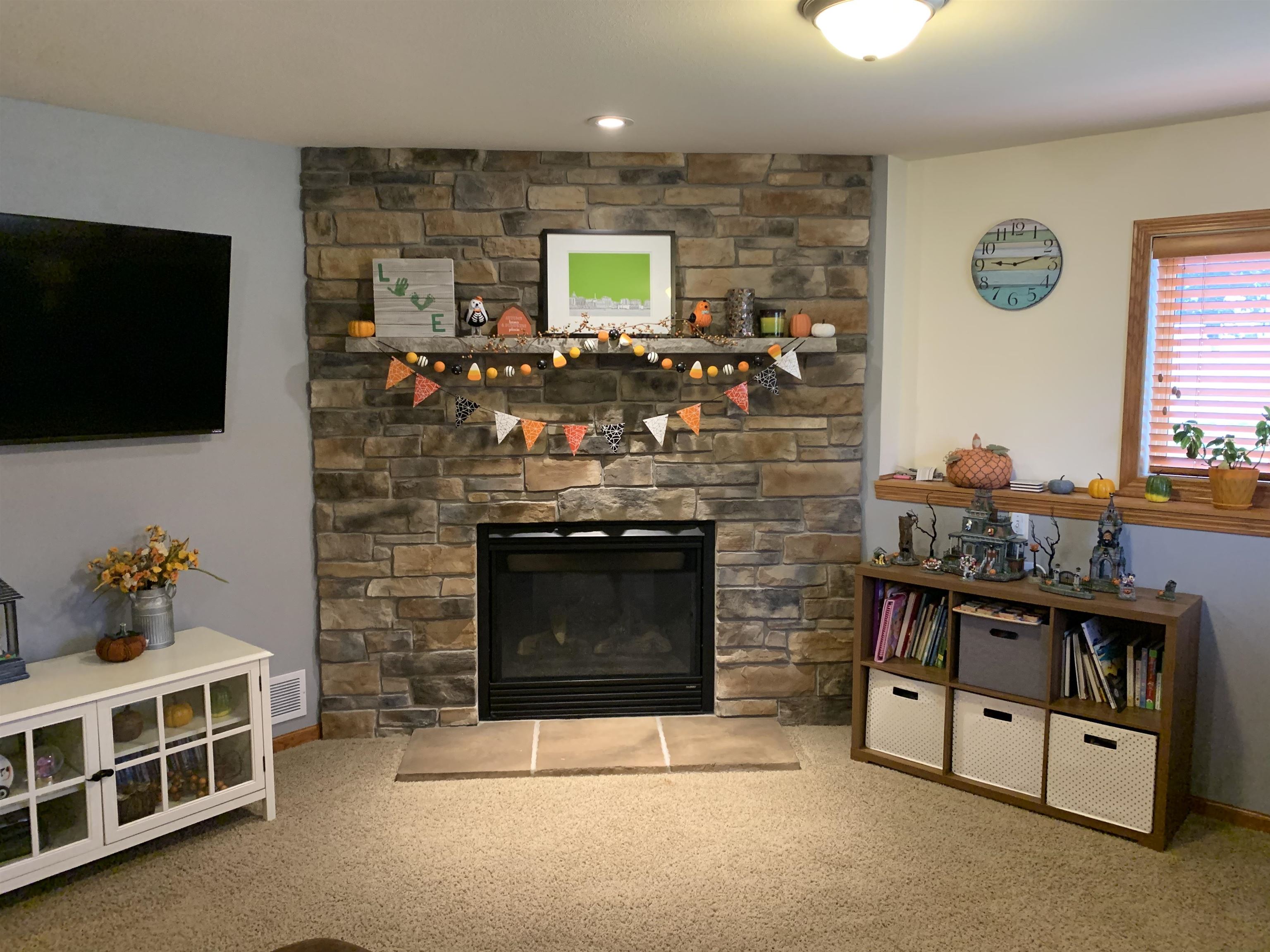 945 Star Gazer Drive