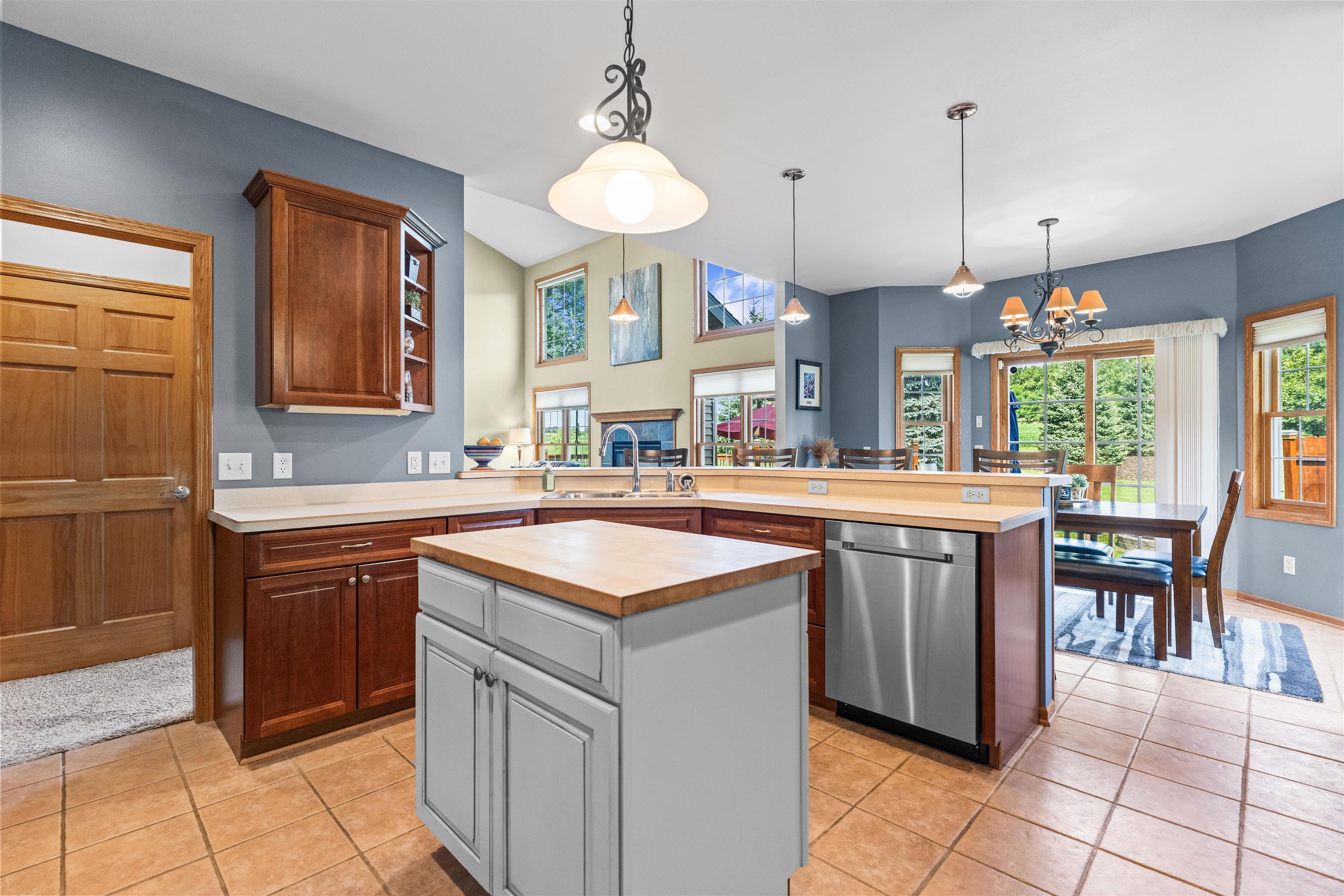 822 Woods Glen Court