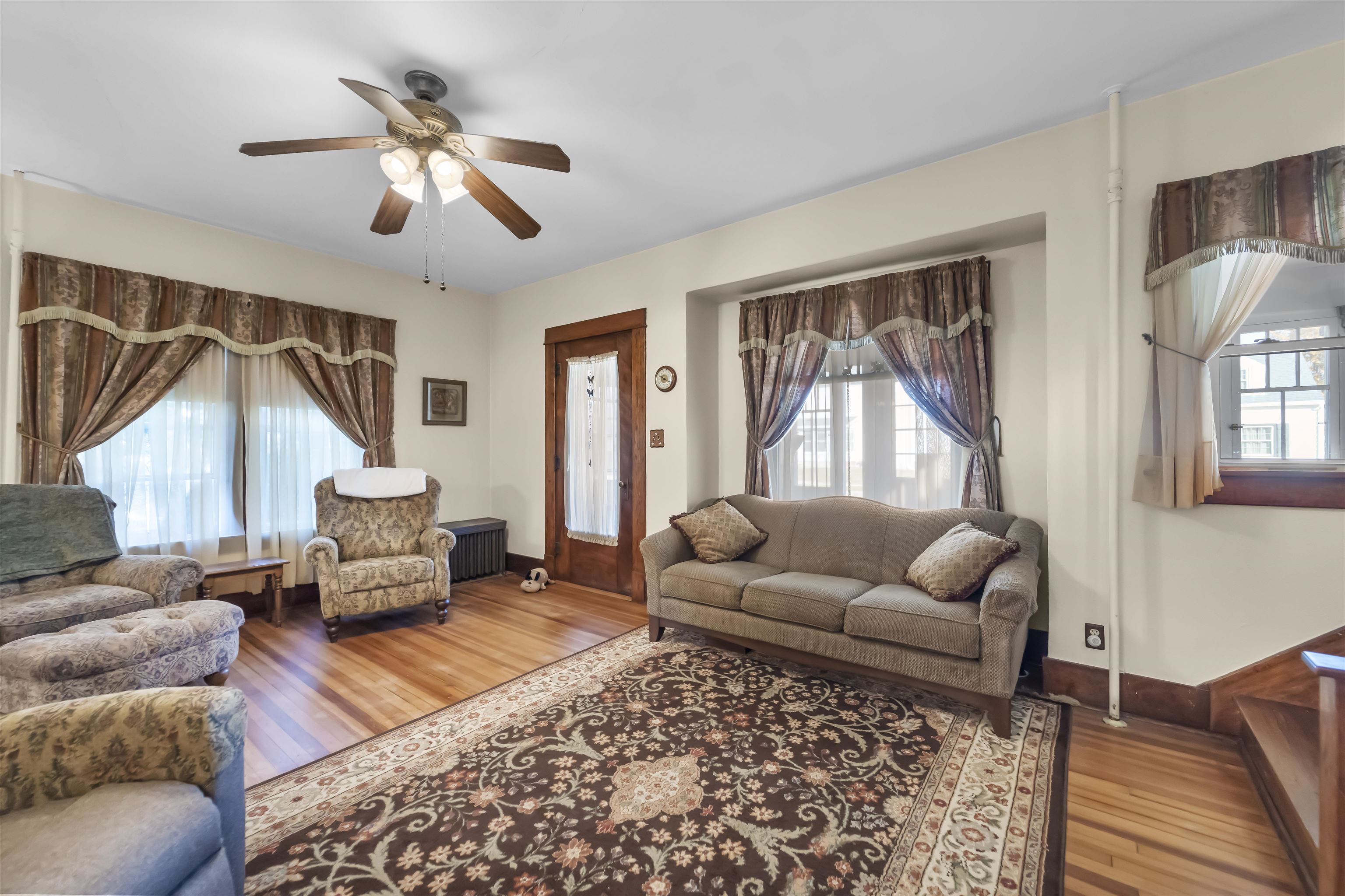 209 E Highland Avenue