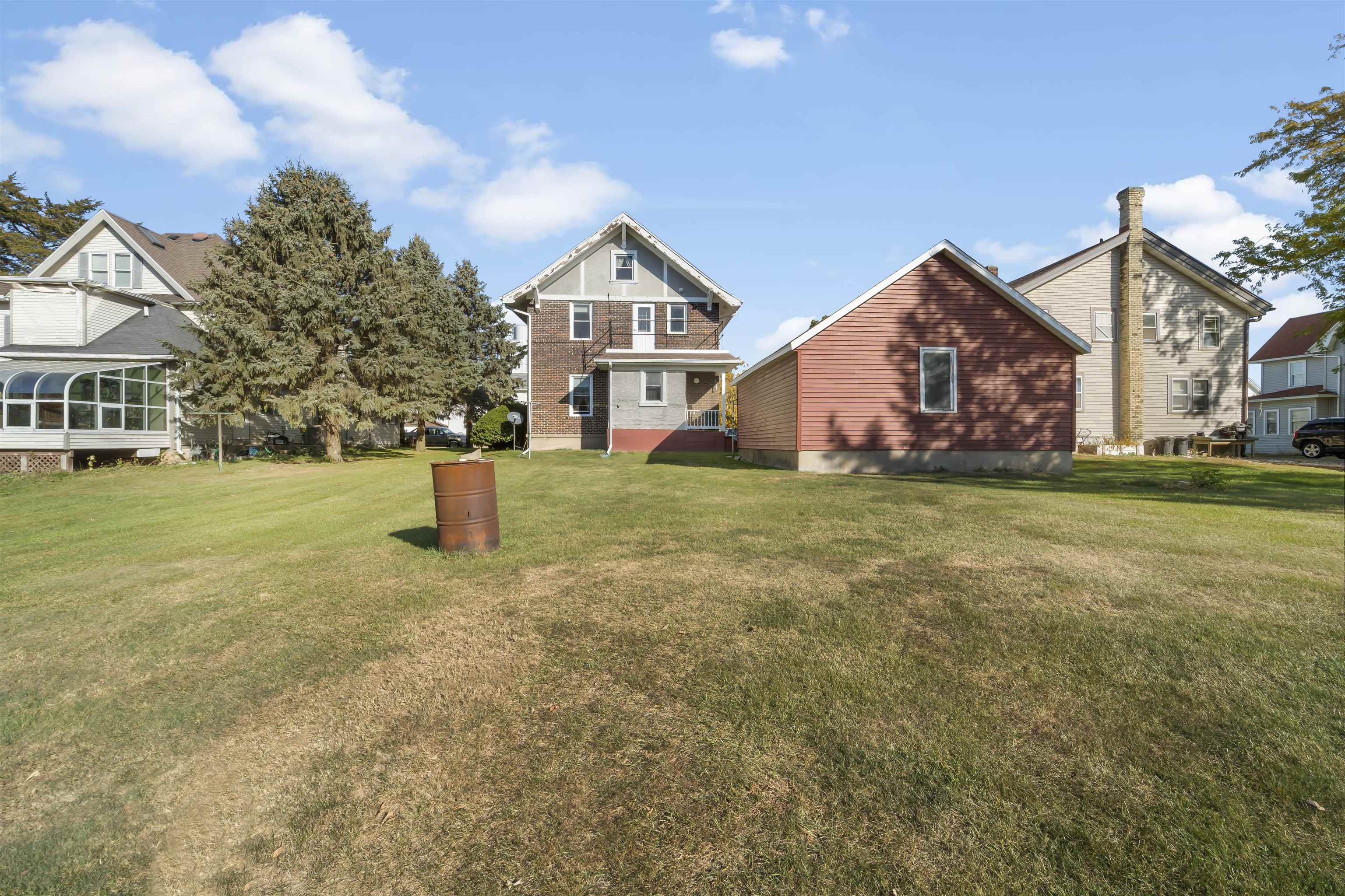209 E Highland Avenue