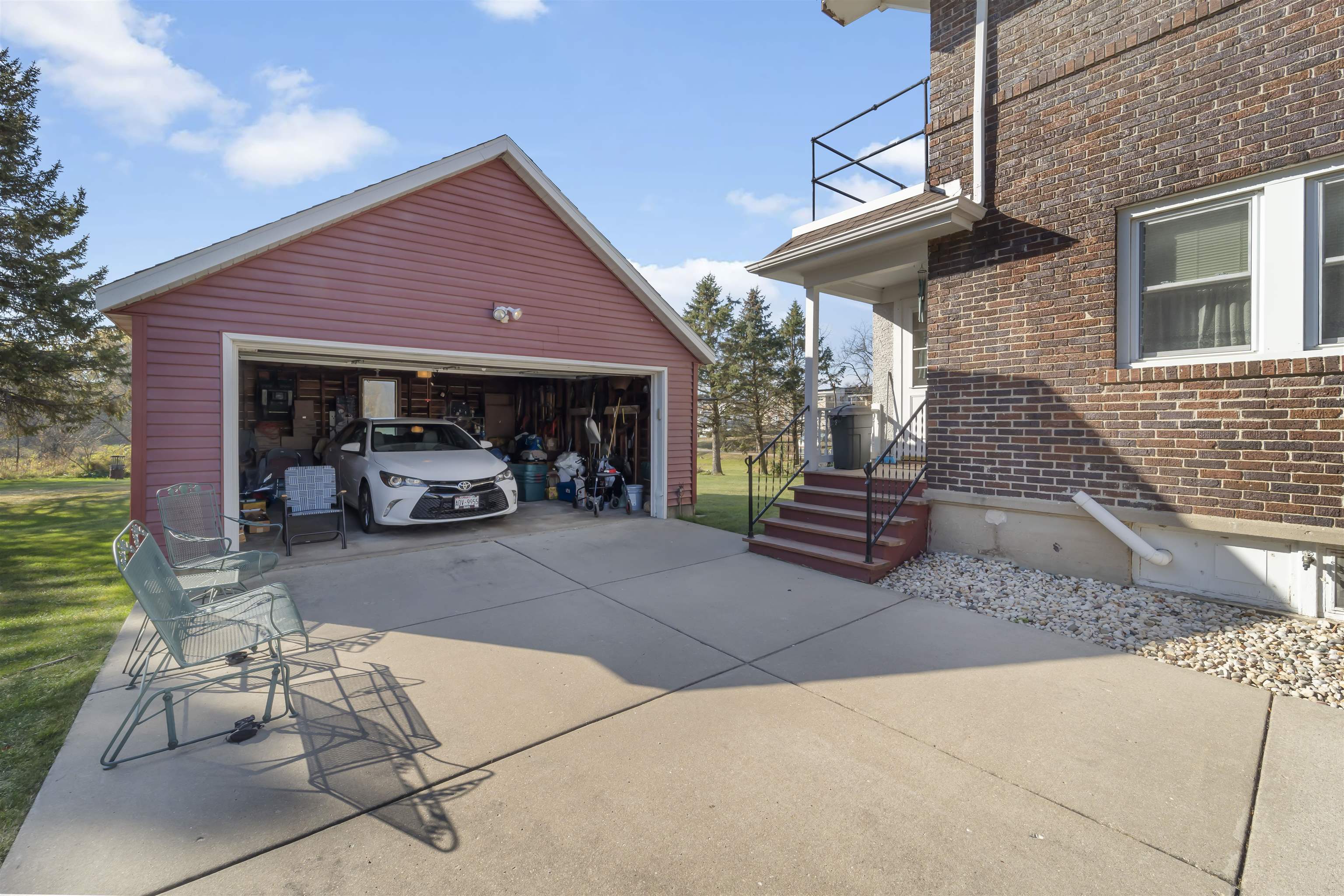 209 E Highland Avenue