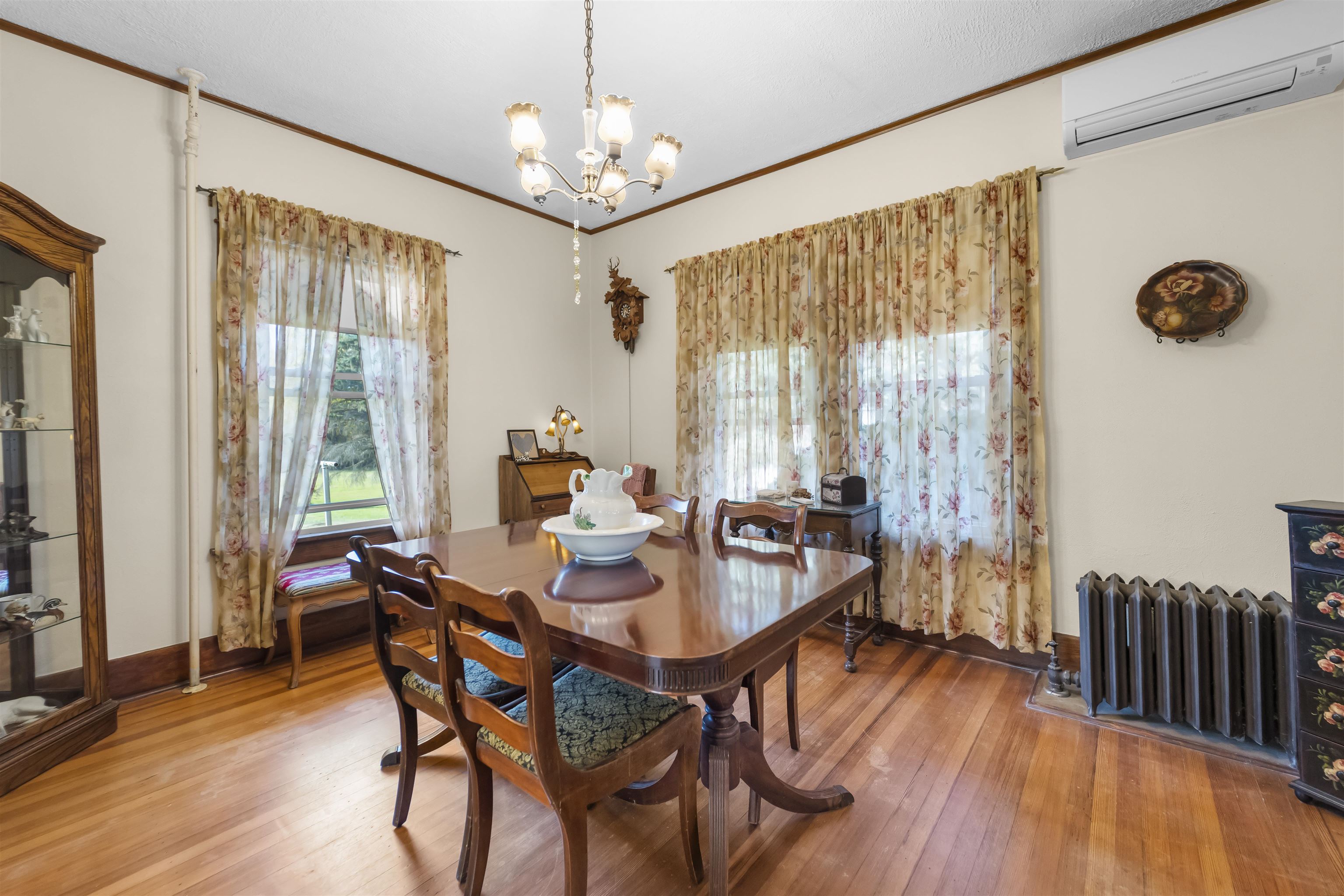 209 E Highland Avenue