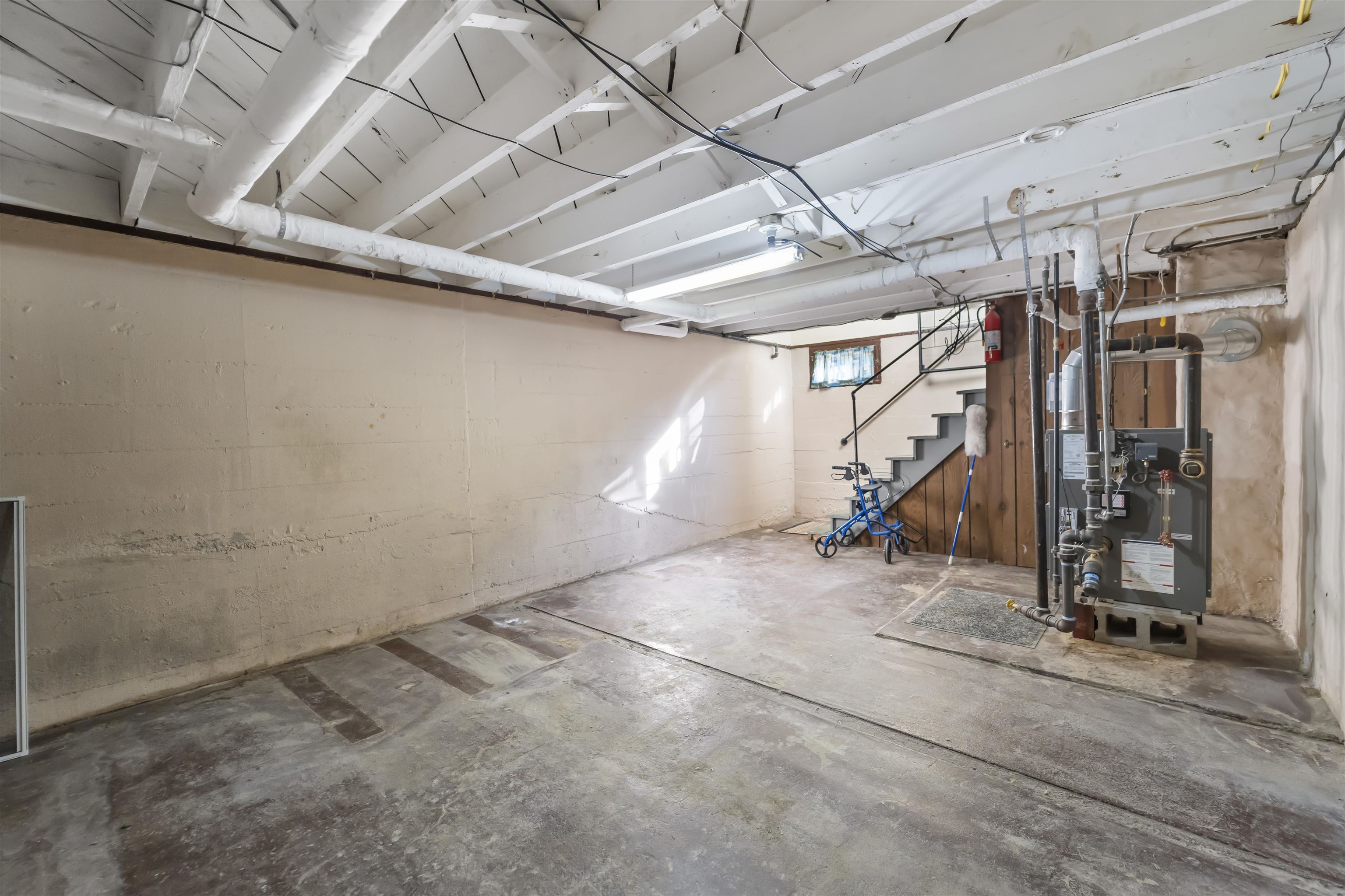 209 E Highland Avenue