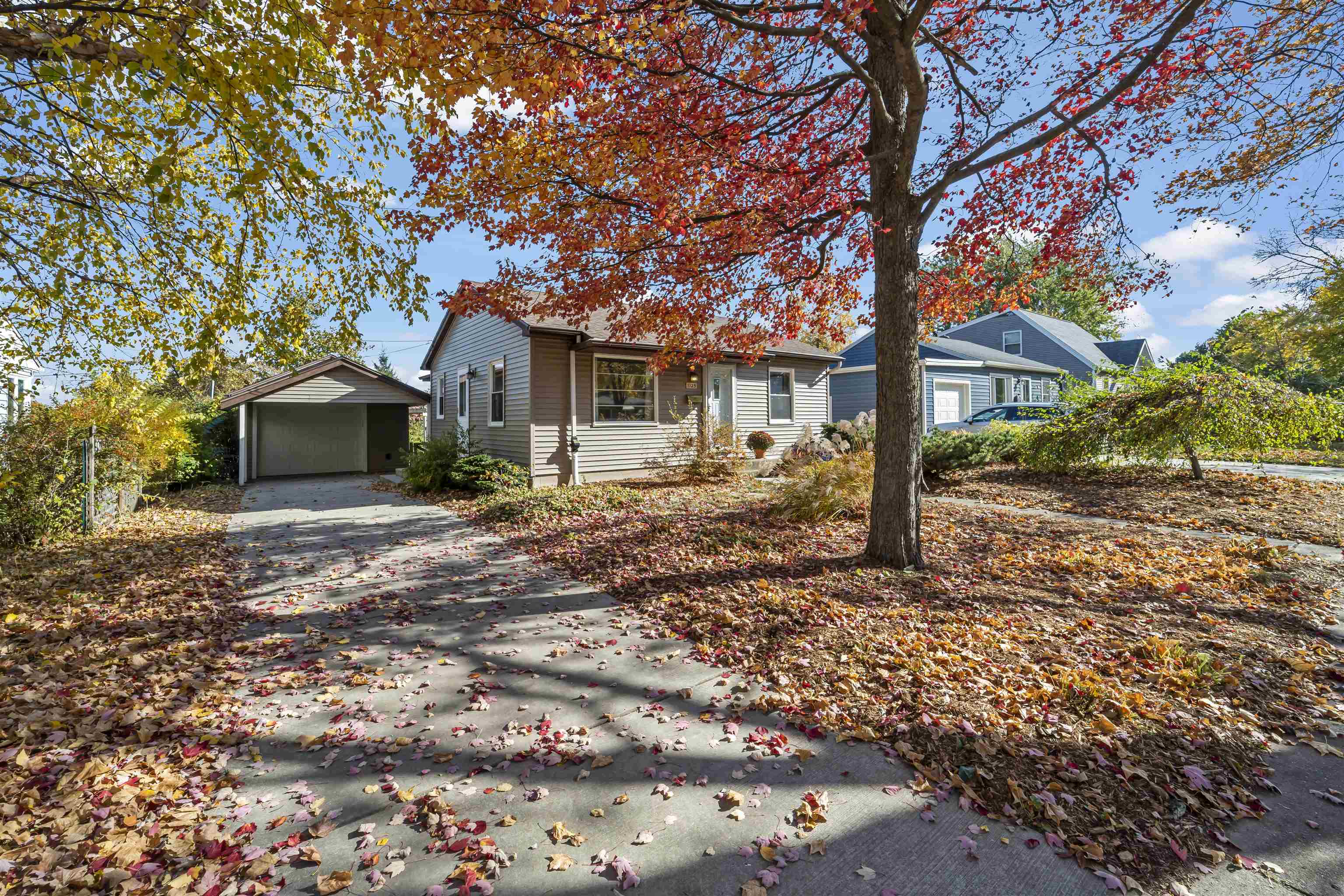 1125 Lorraine Drive