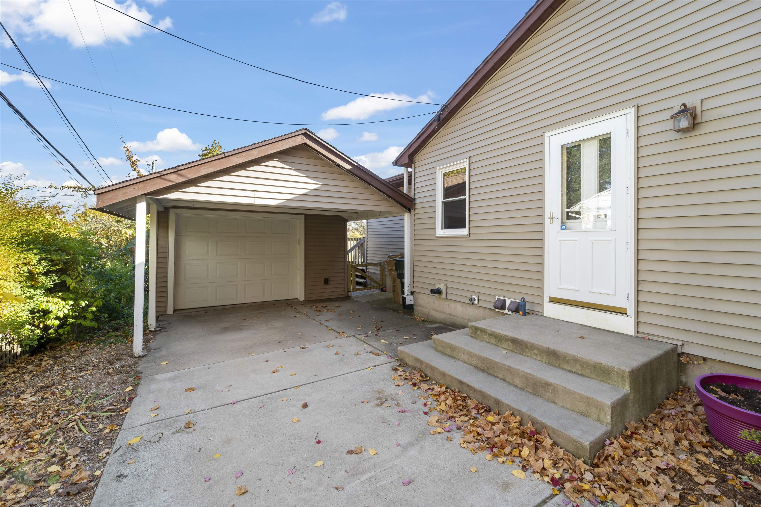 1125 Lorraine Drive