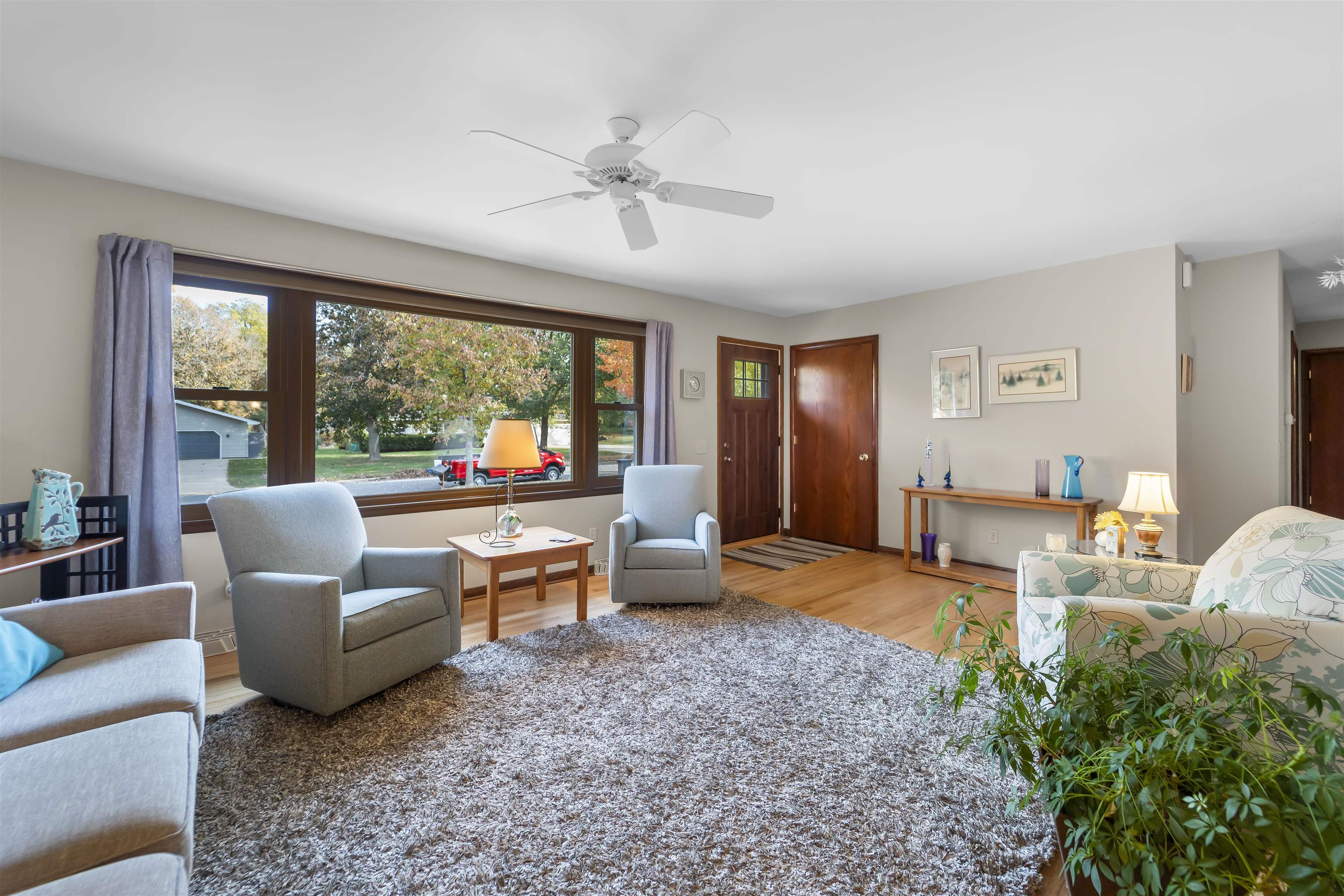 5813 Bartlett Lane