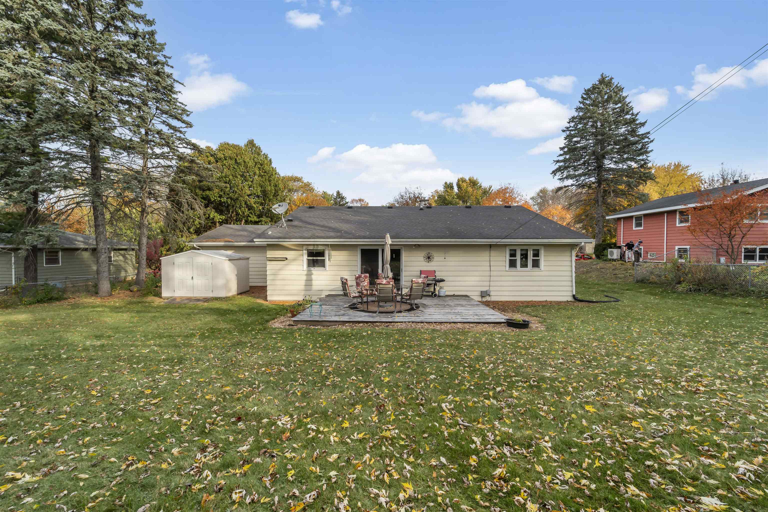 5813 Bartlett Lane