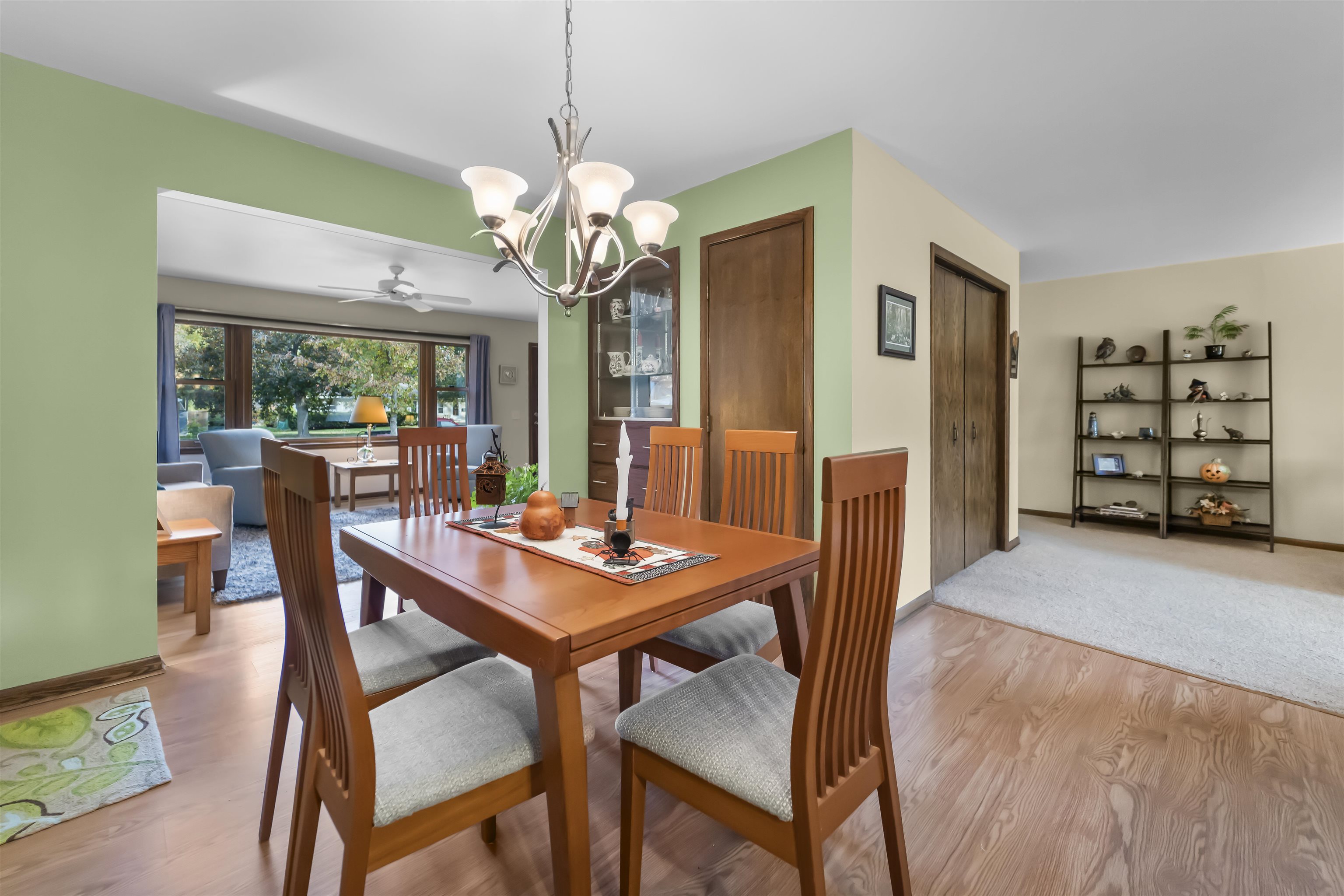 5813 Bartlett Lane