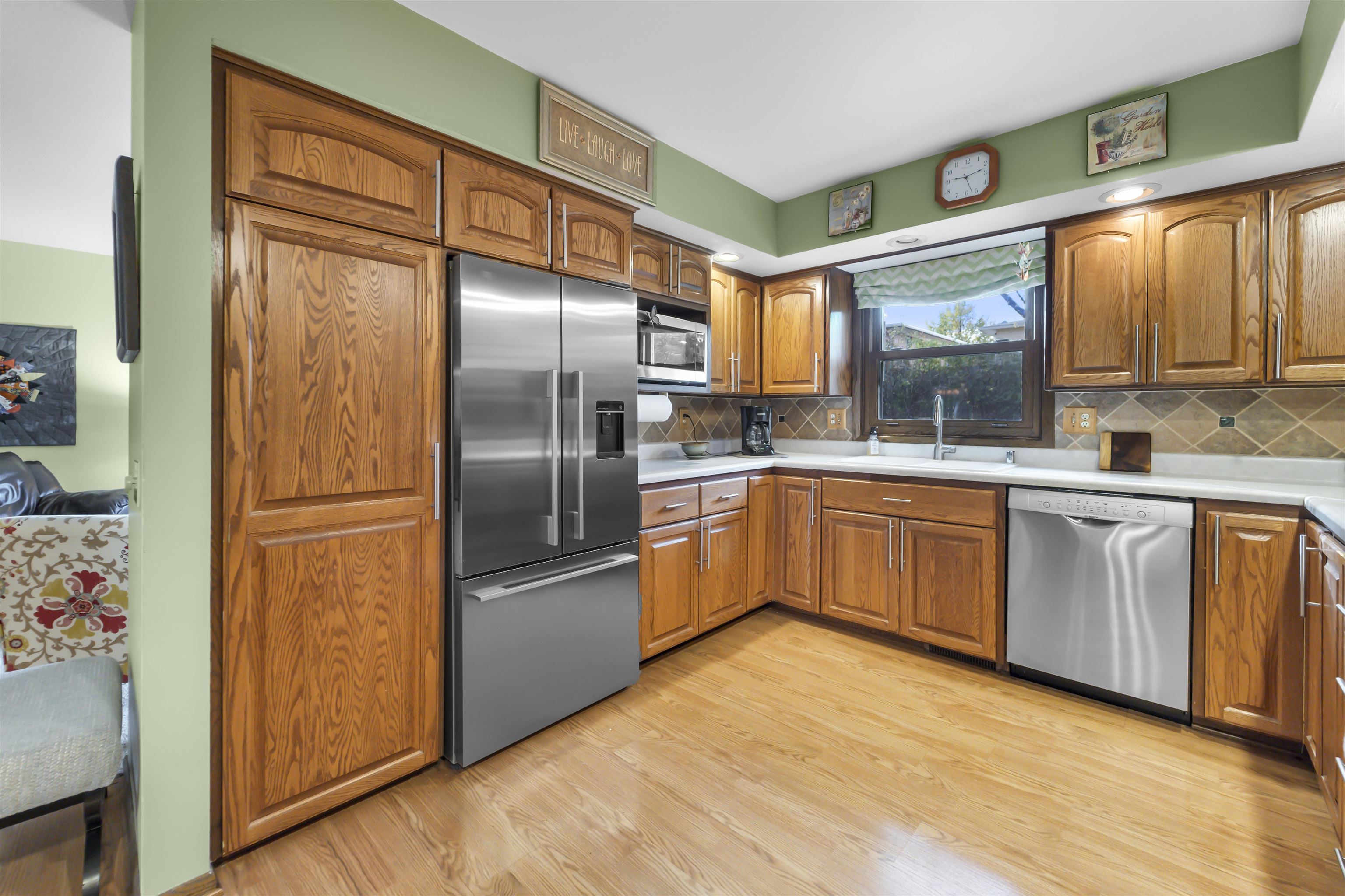 5813 Bartlett Lane