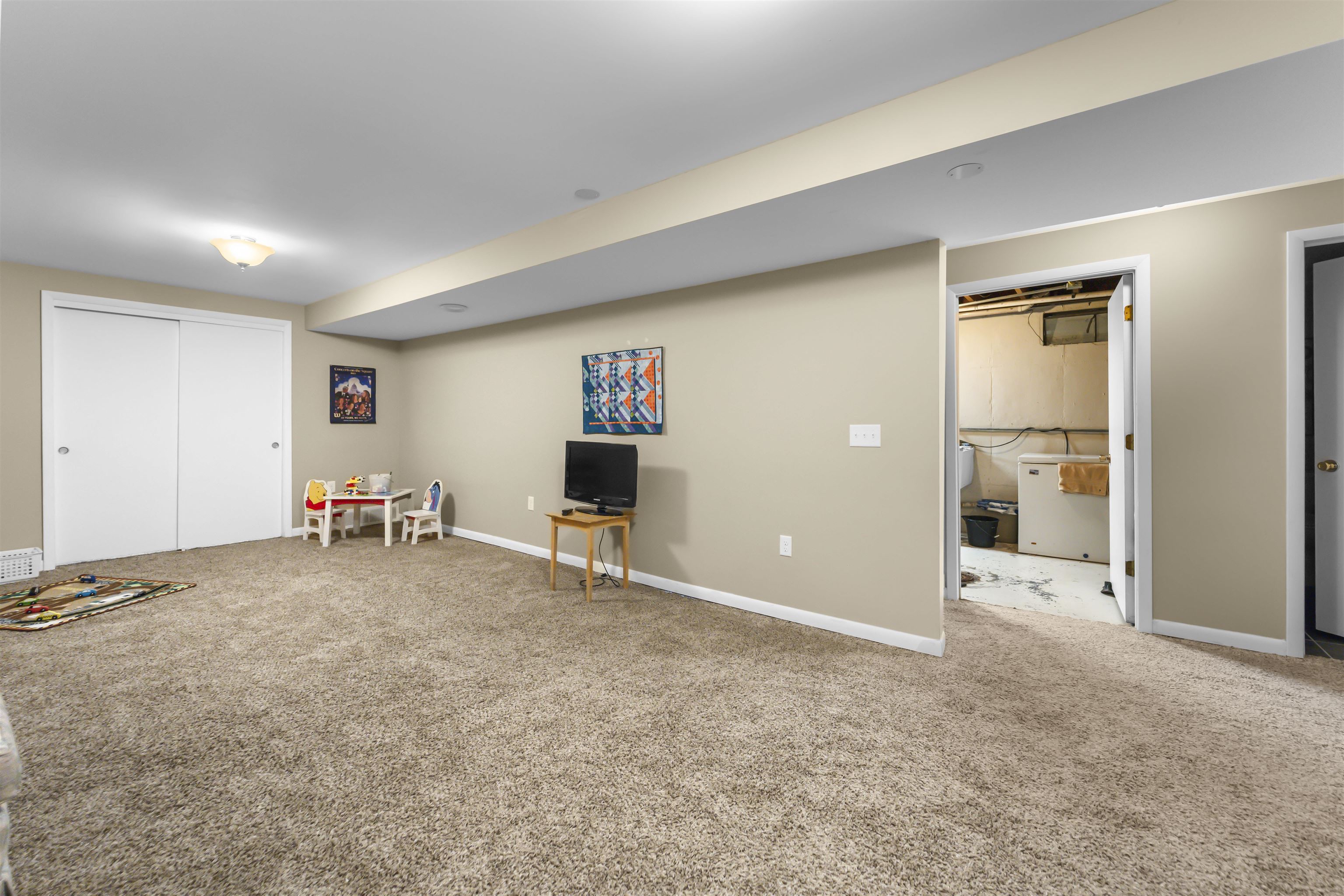 5813 Bartlett Lane