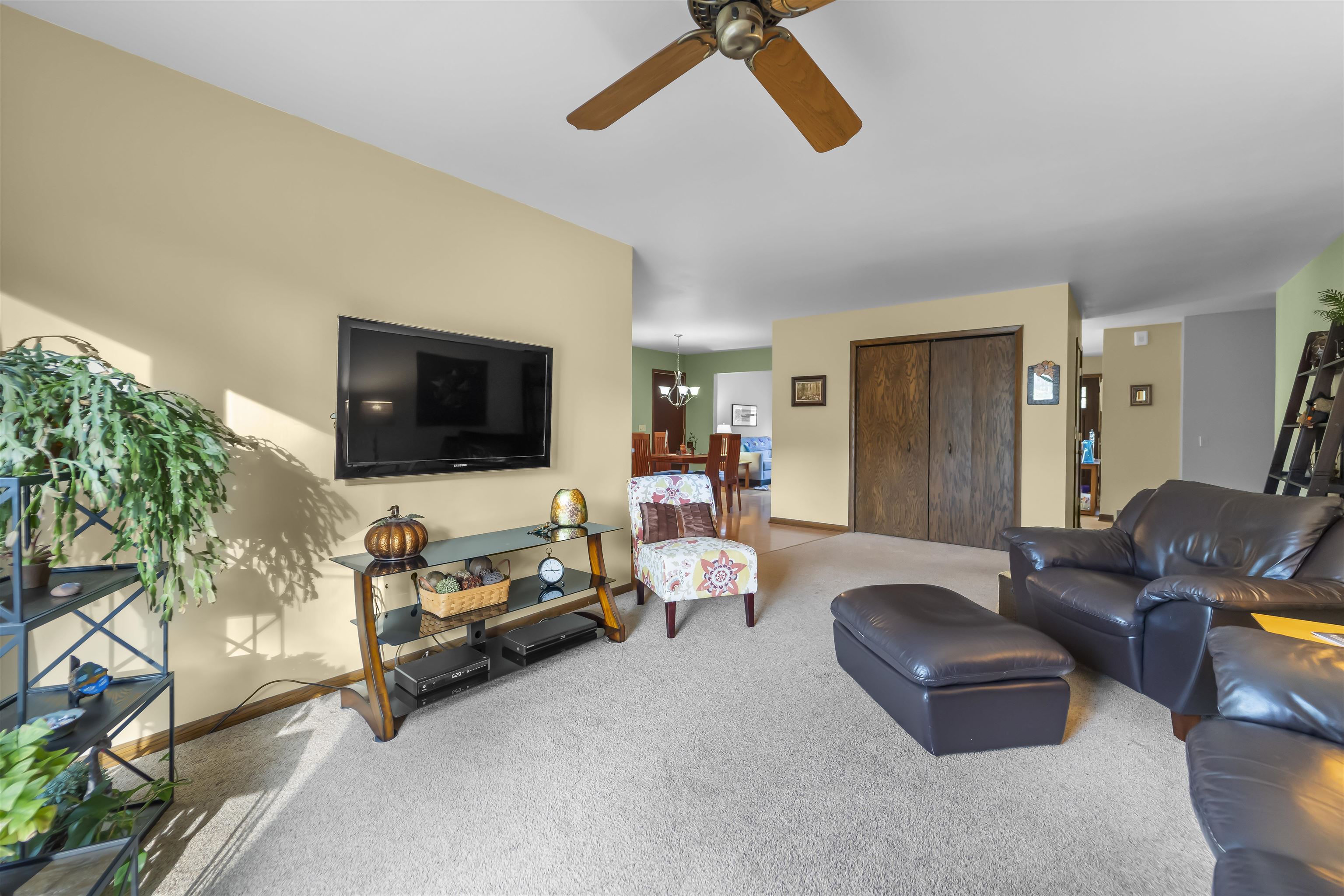 5813 Bartlett Lane