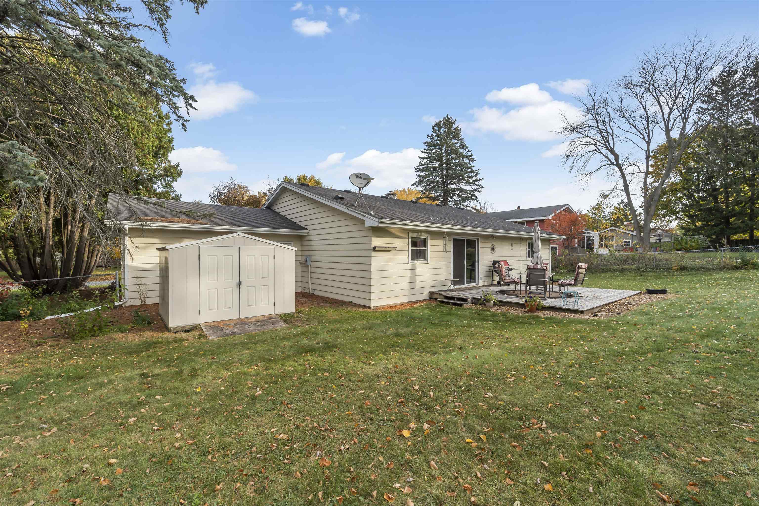 5813 Bartlett Lane