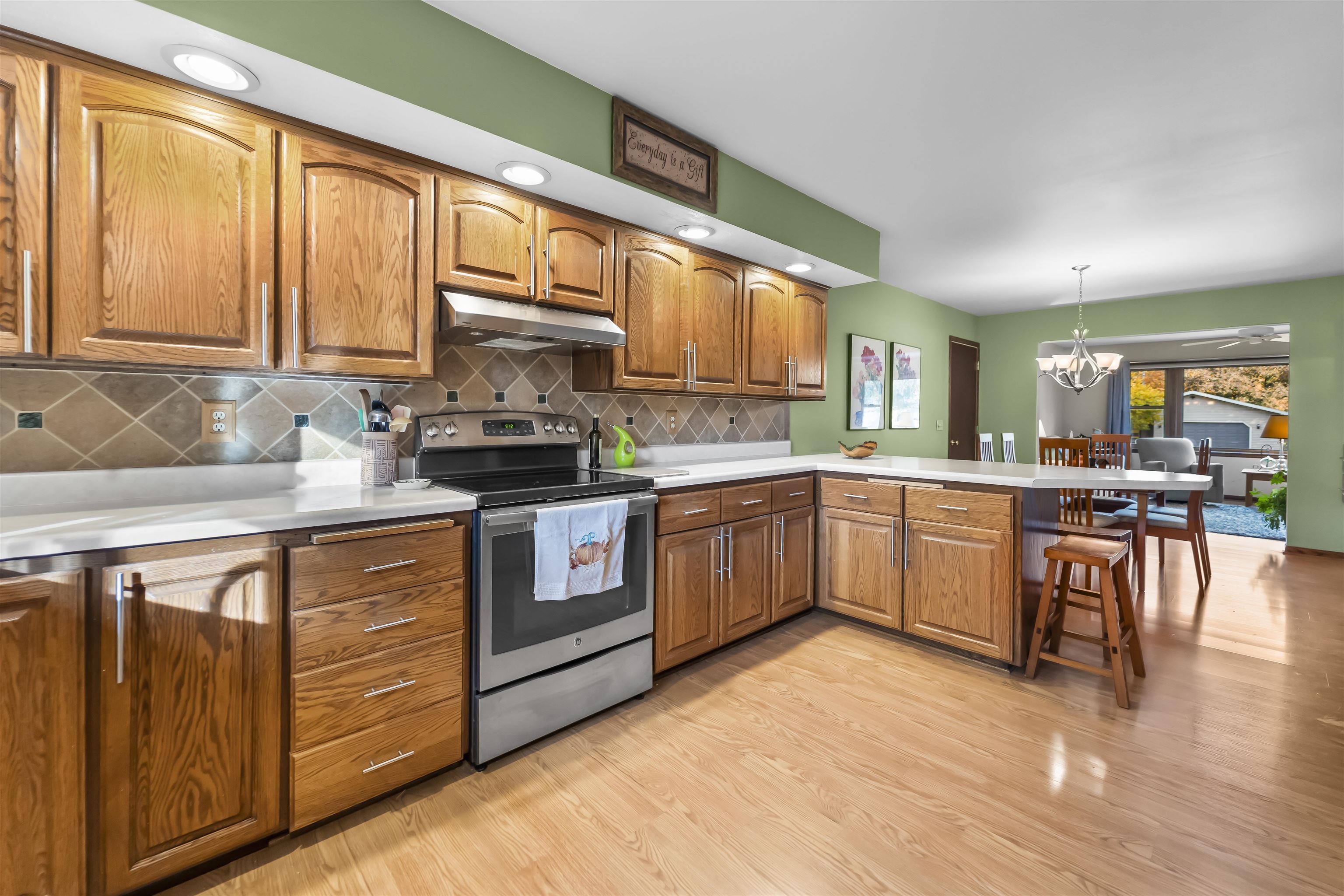 5813 Bartlett Lane
