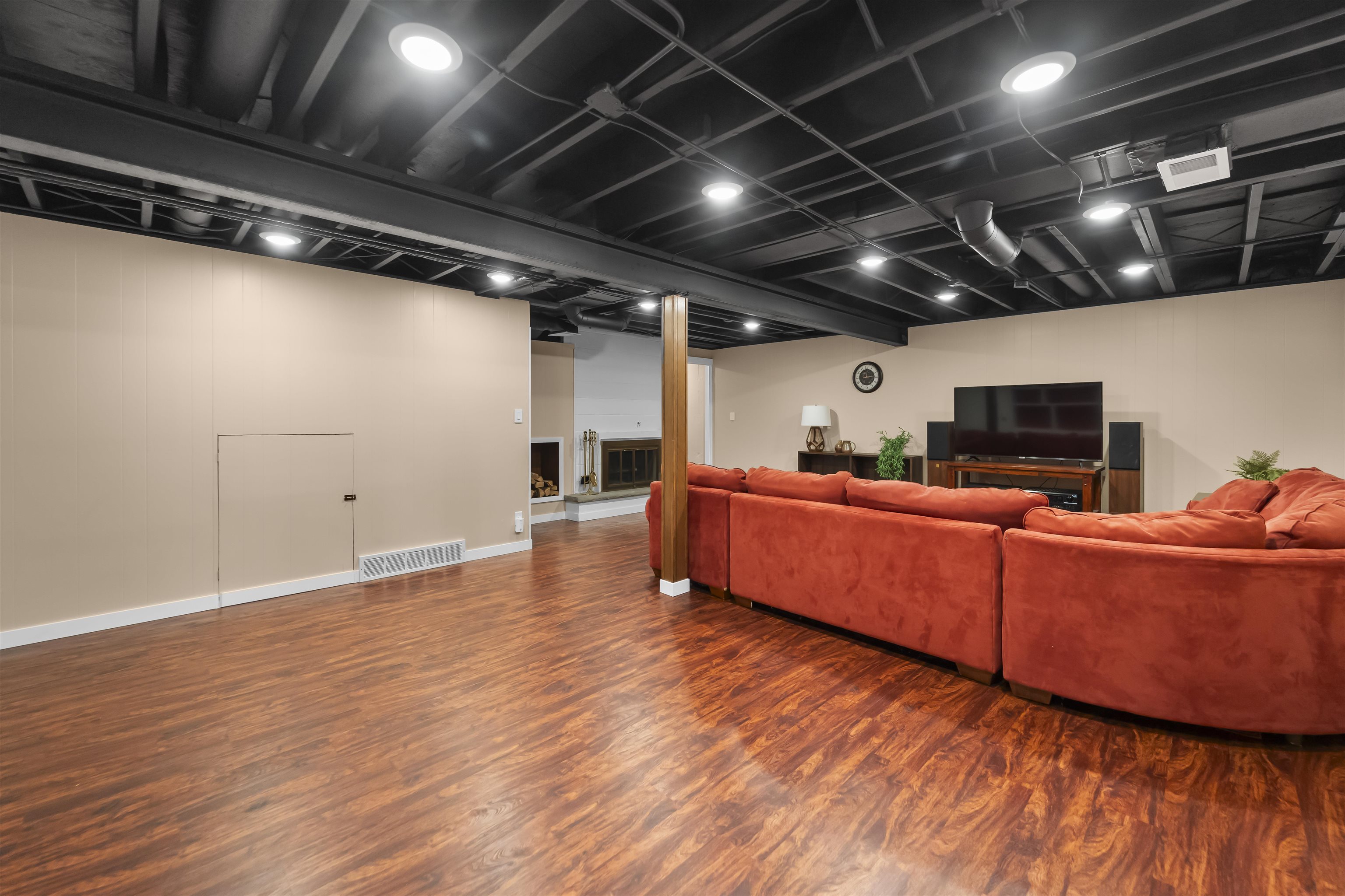 2 Kingsbury Court