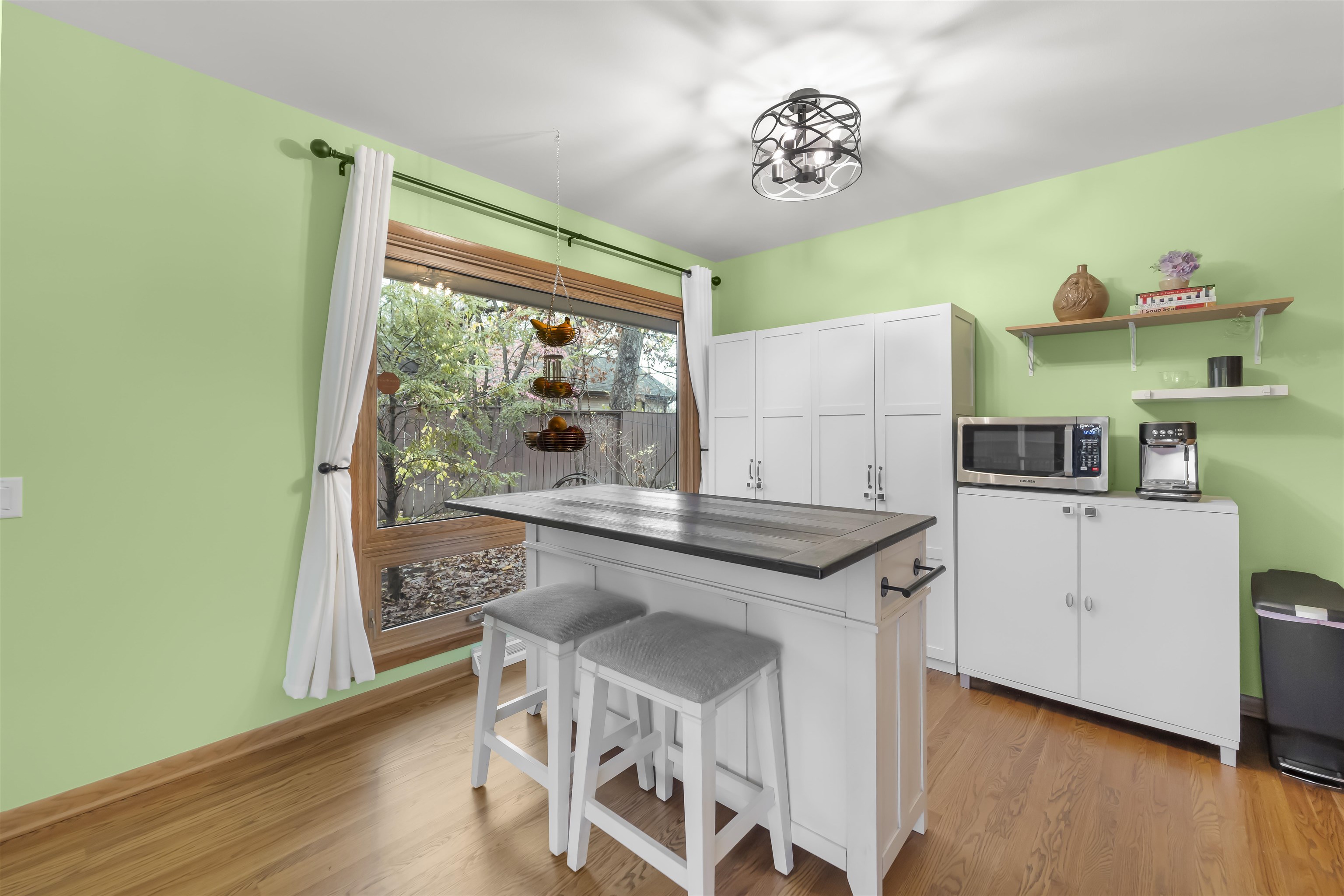2 Kingsbury Court