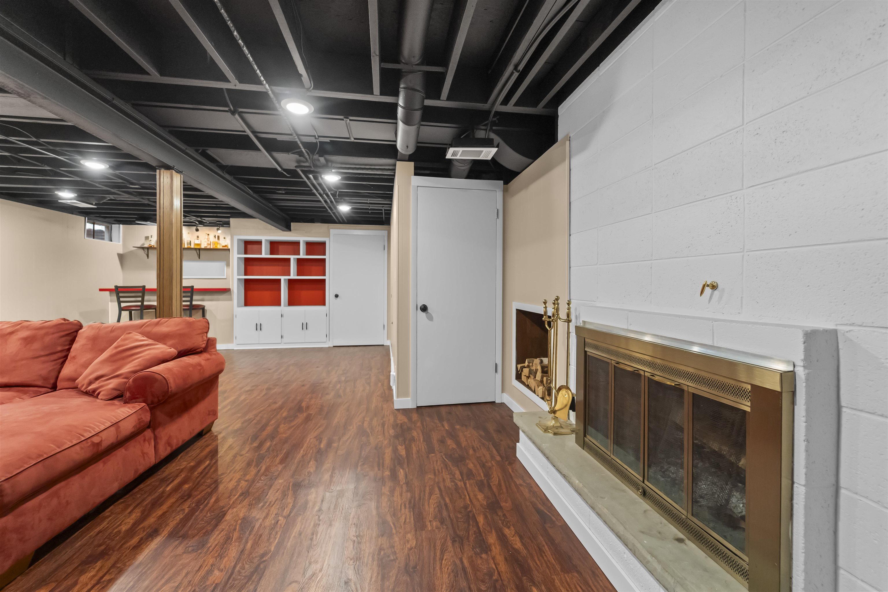 2 Kingsbury Court