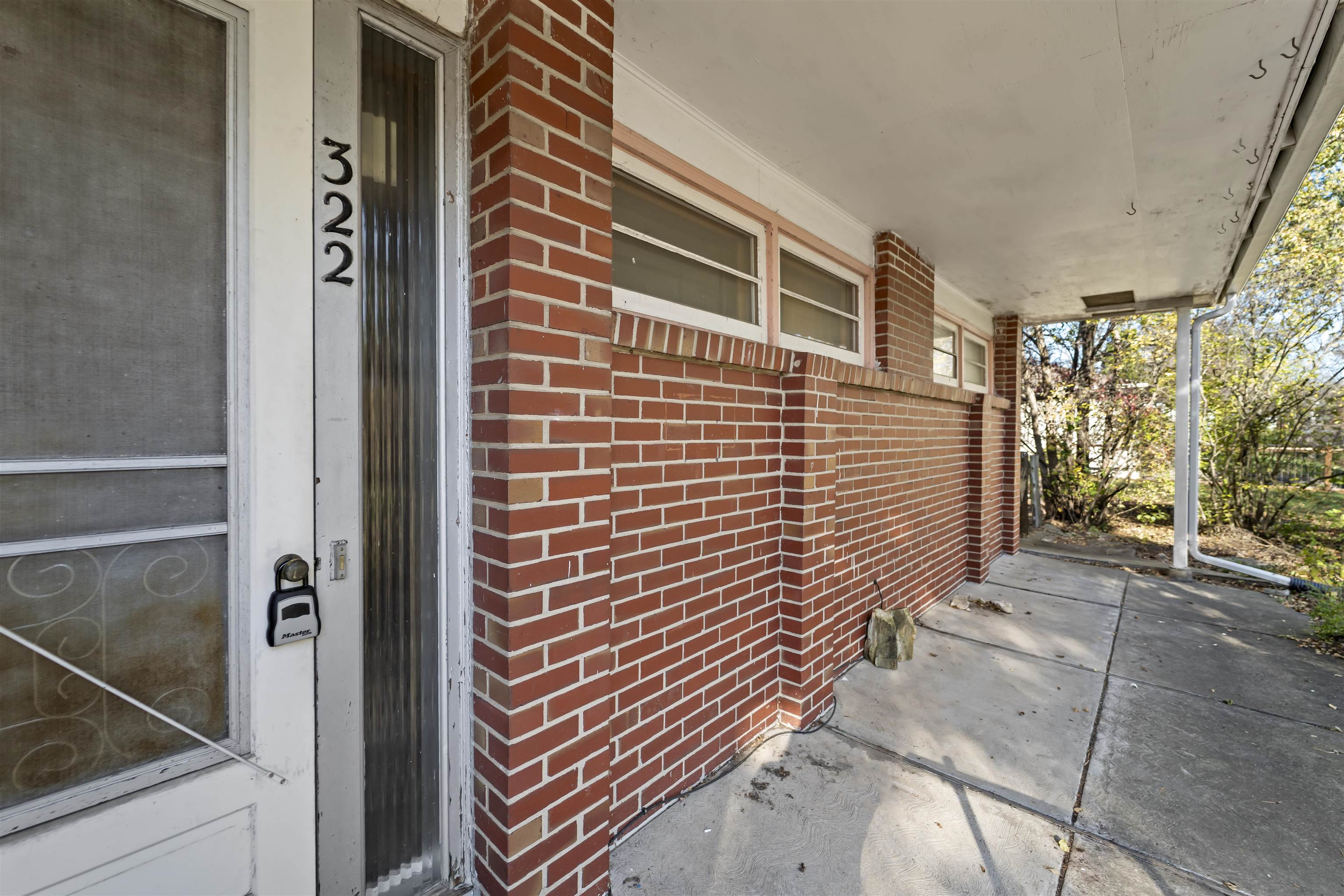 322 N Hillside Terrace
