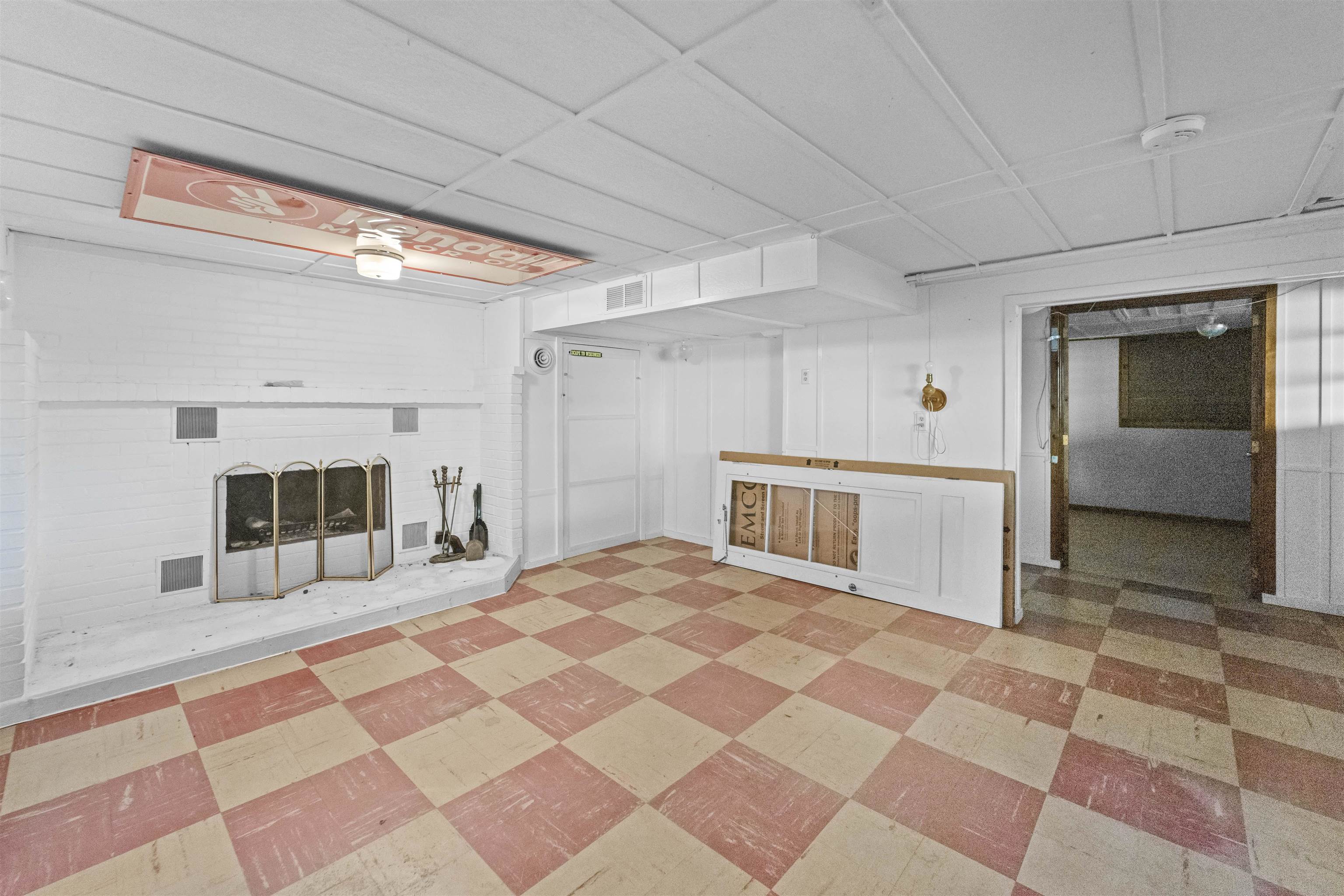 322 N Hillside Terrace