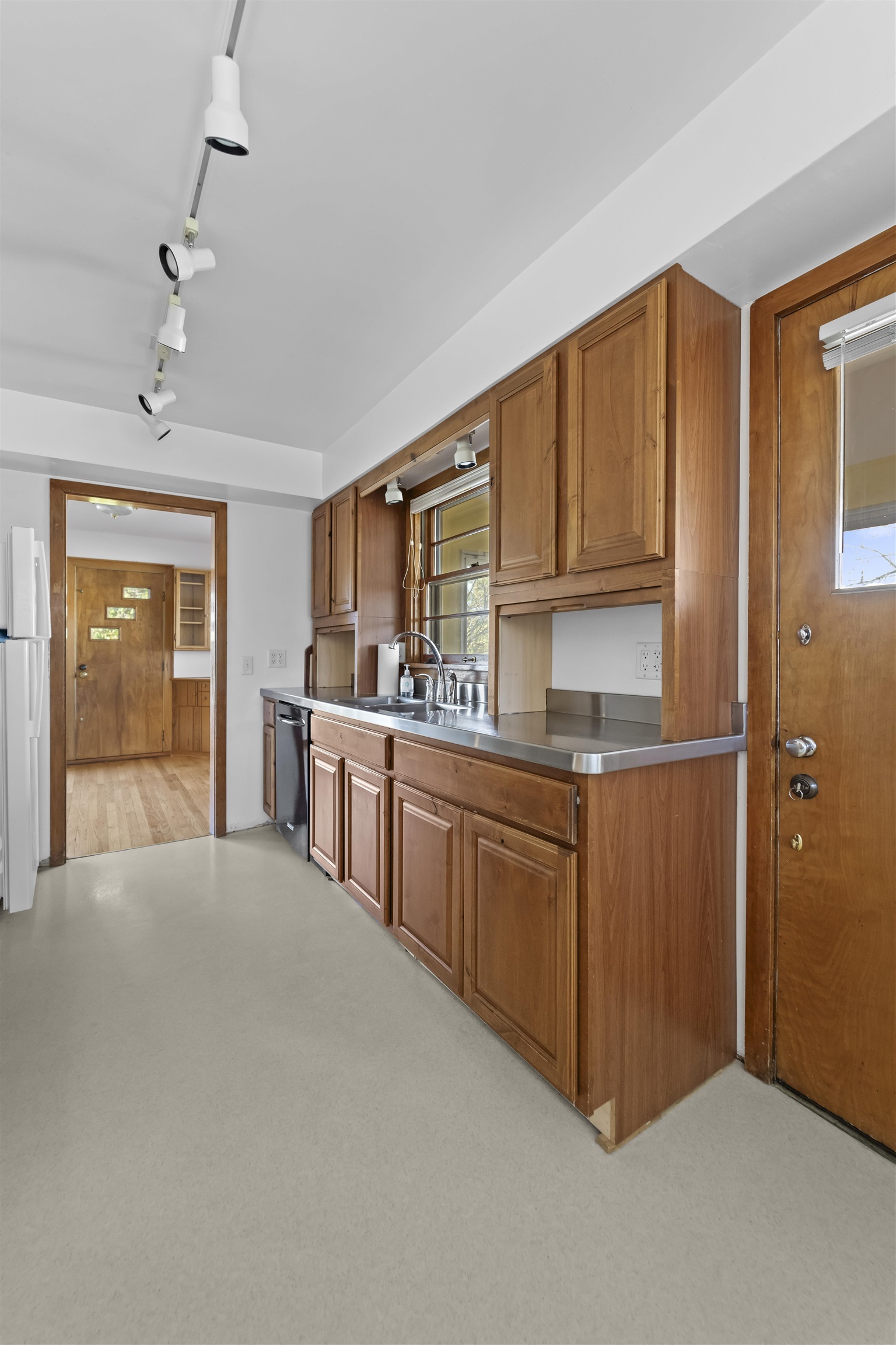 322 N Hillside Terrace