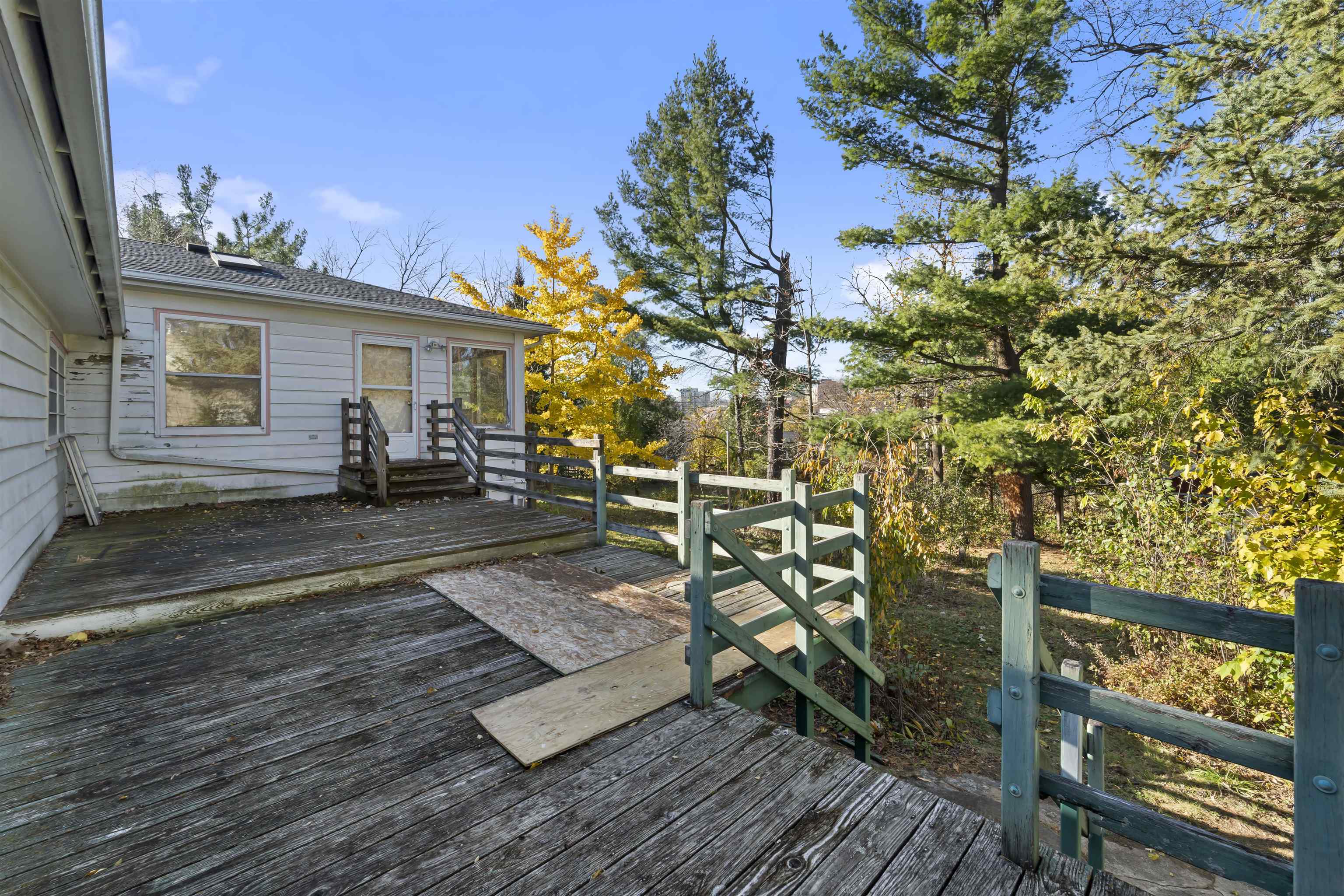 322 N Hillside Terrace