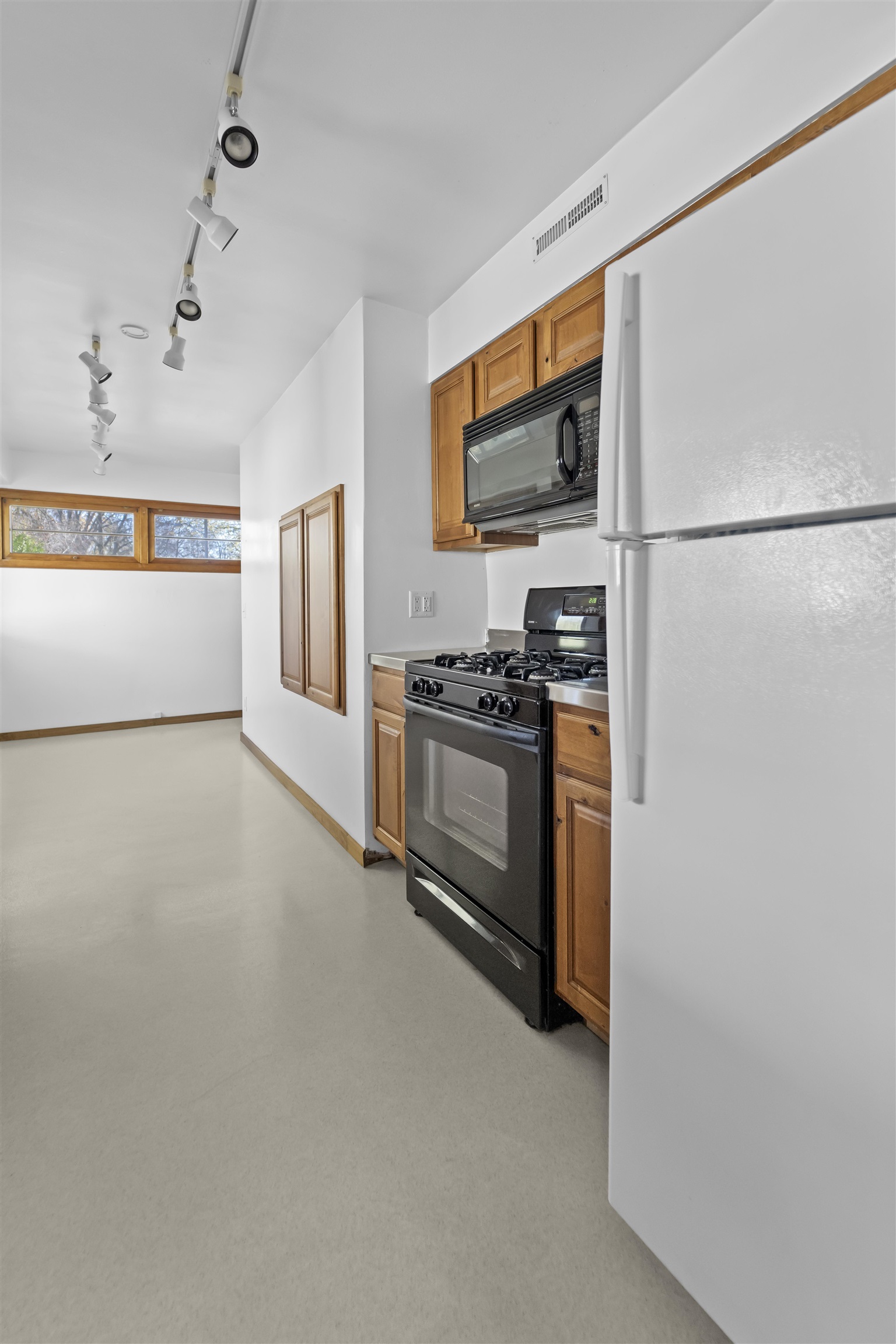 322 N Hillside Terrace