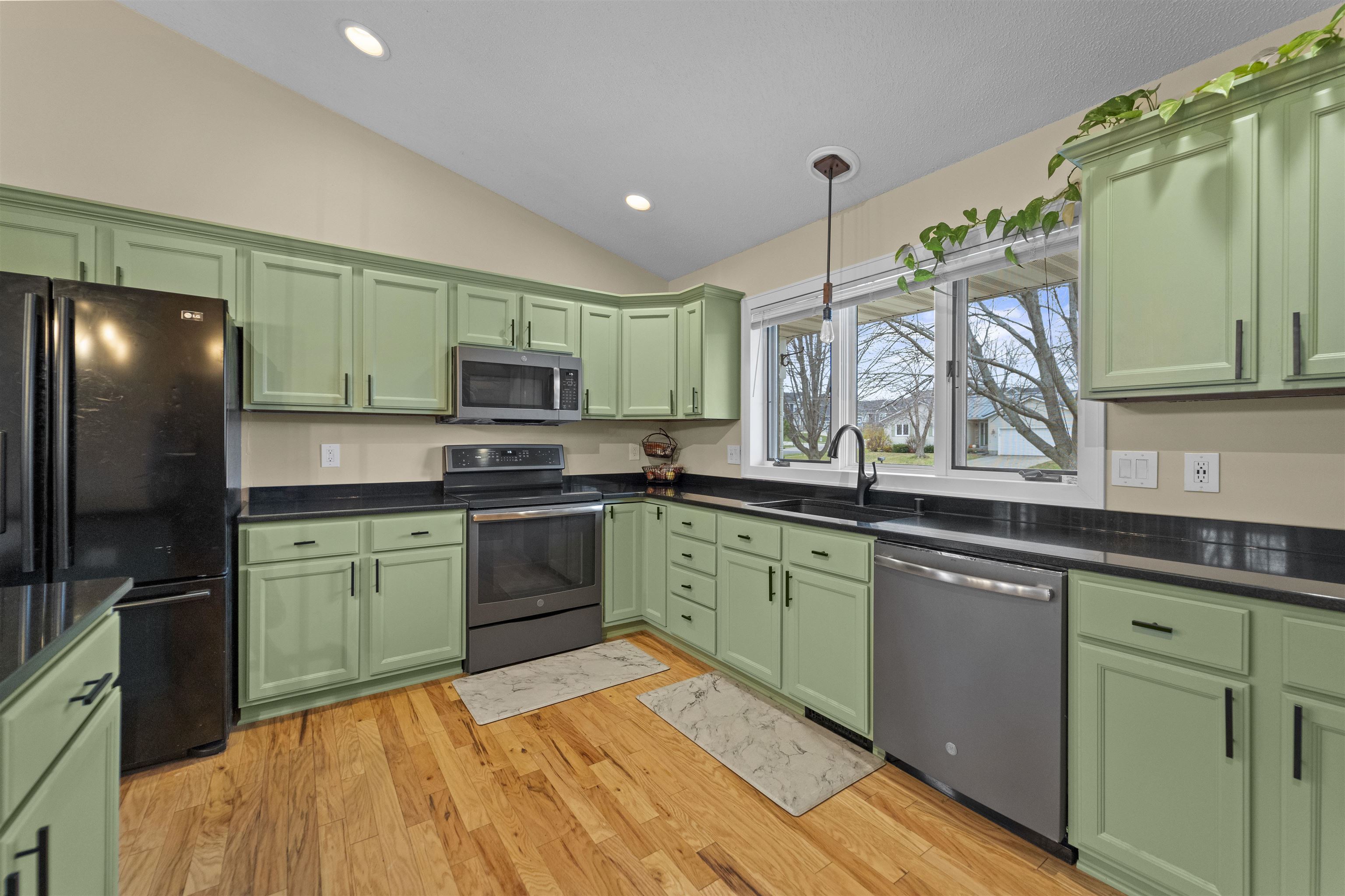 570 Oakwood Drive