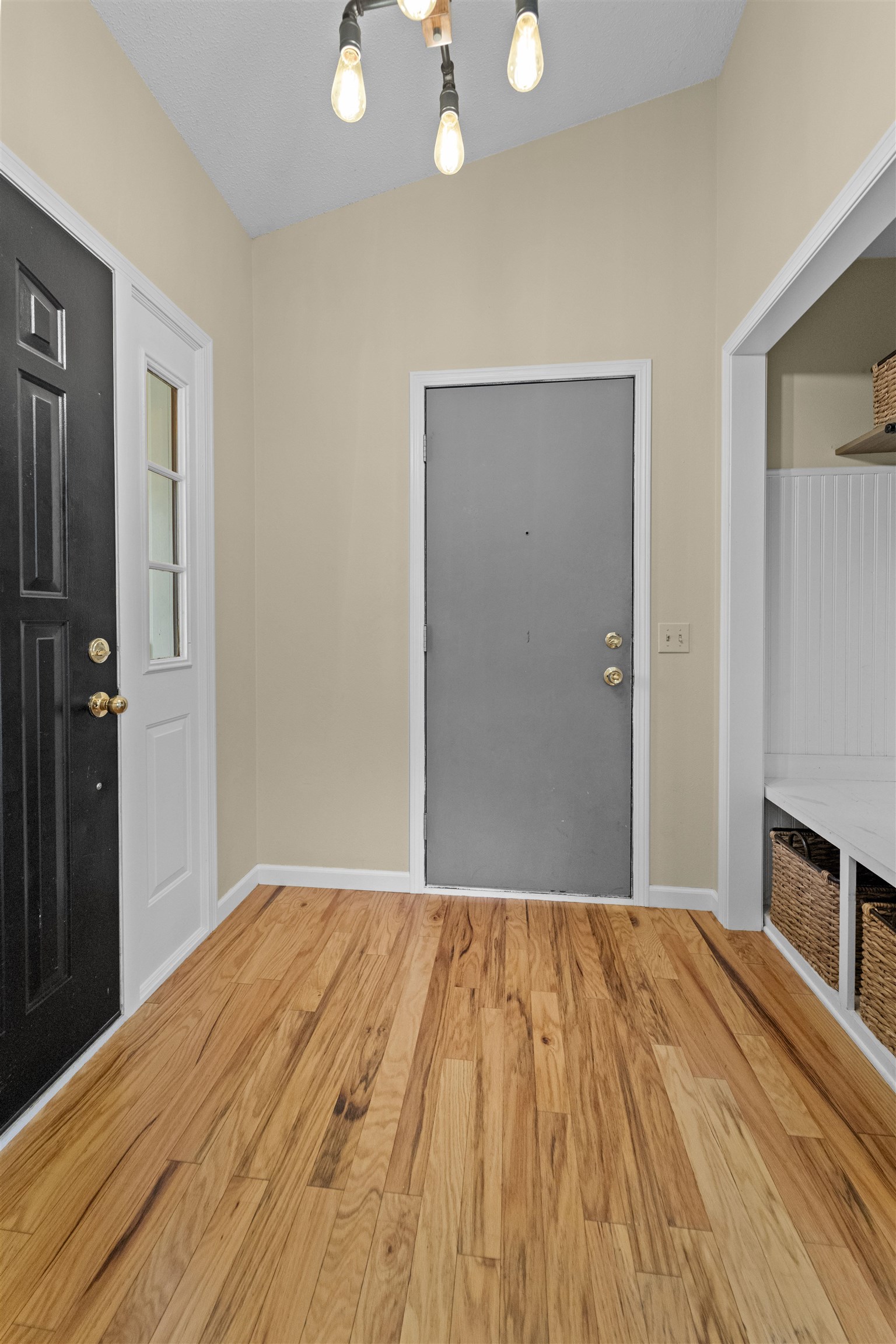 570 Oakwood Drive