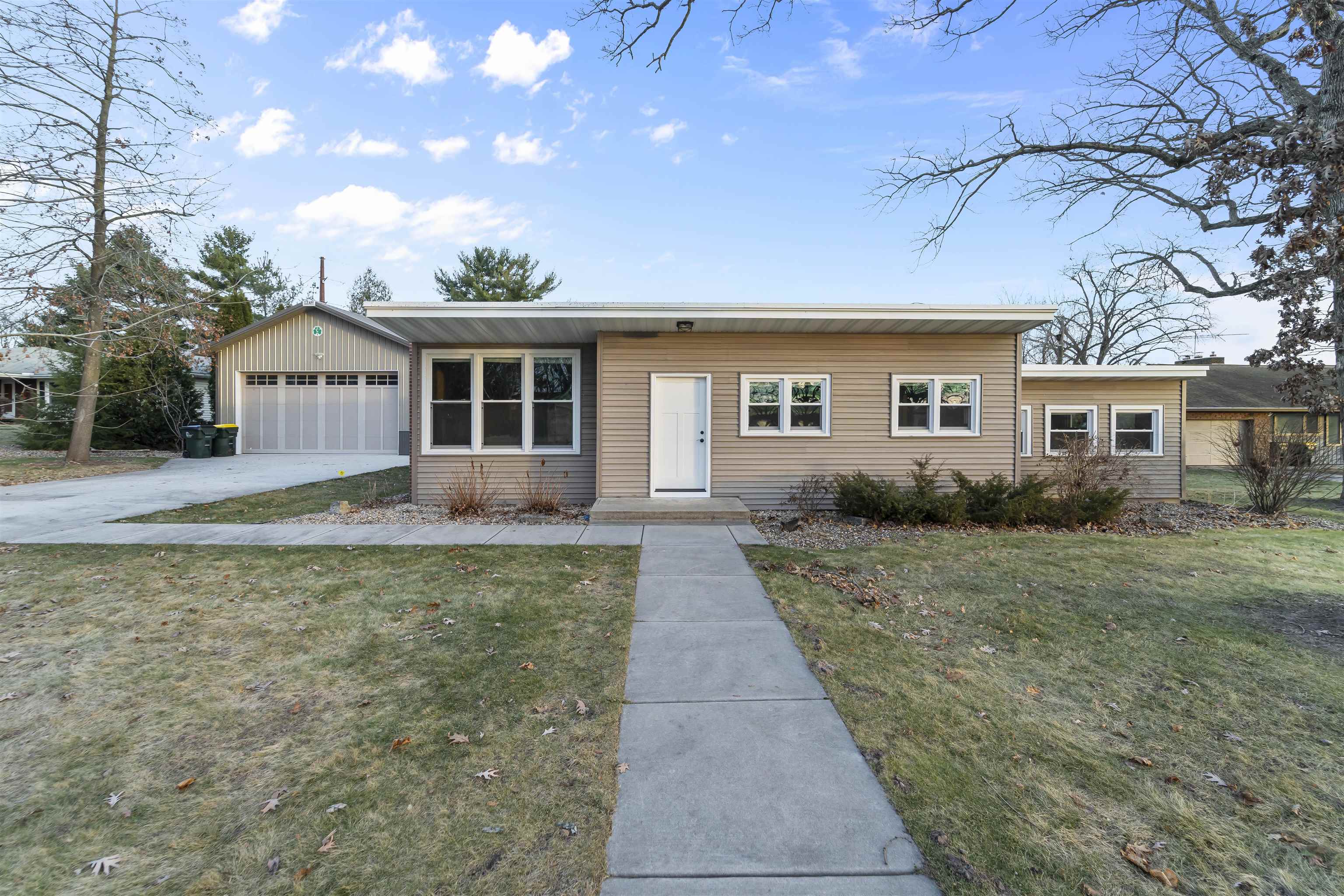 E12076 Grubers Grove Road