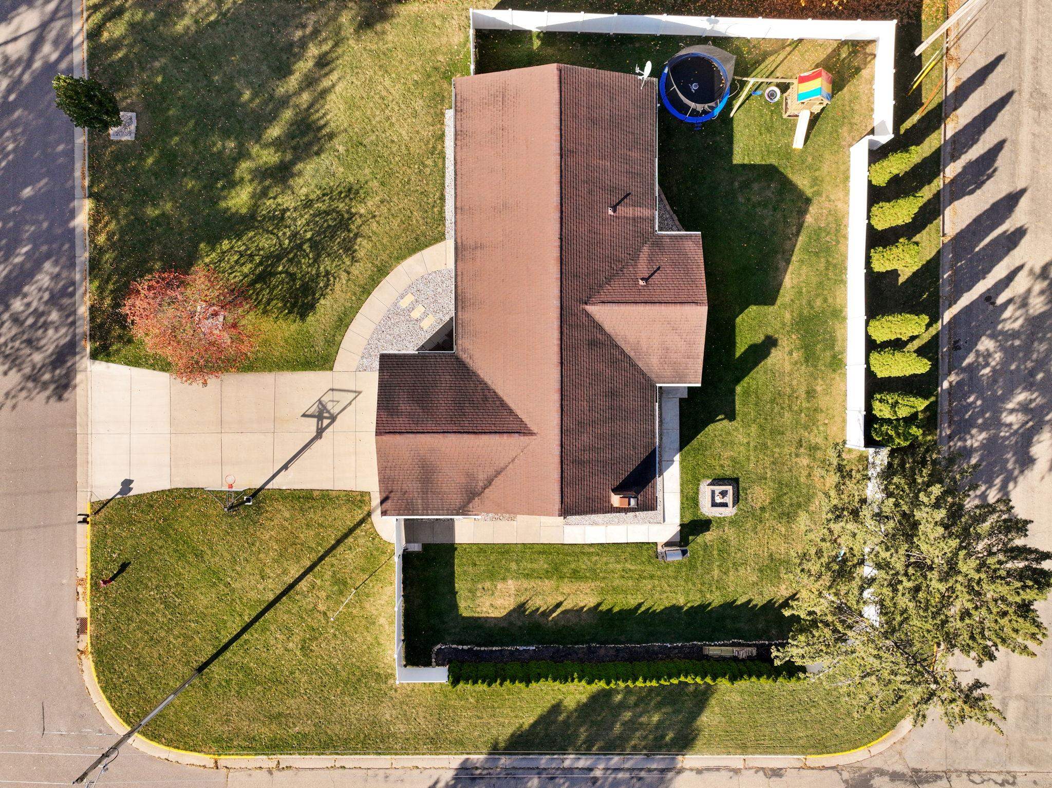 724 Russell Street