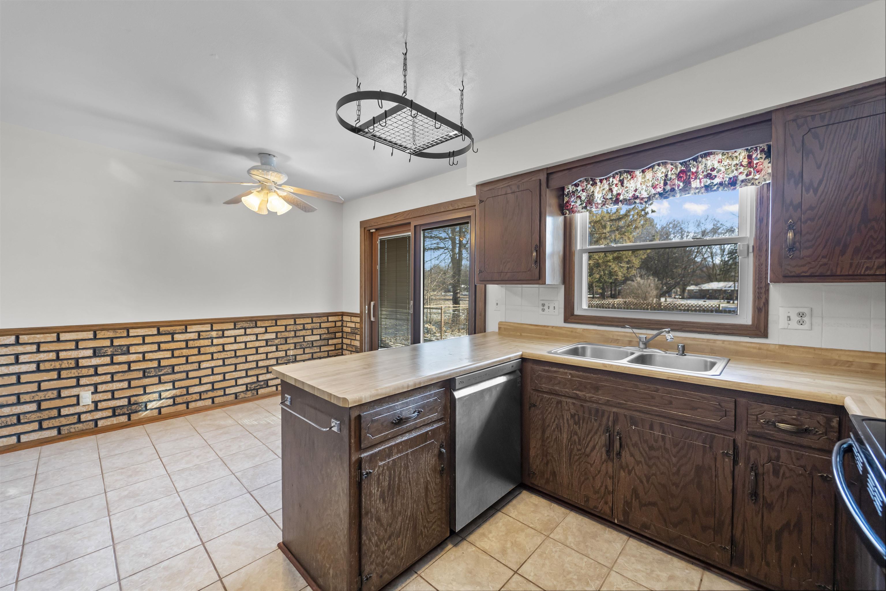 6321 Jacobs Way
