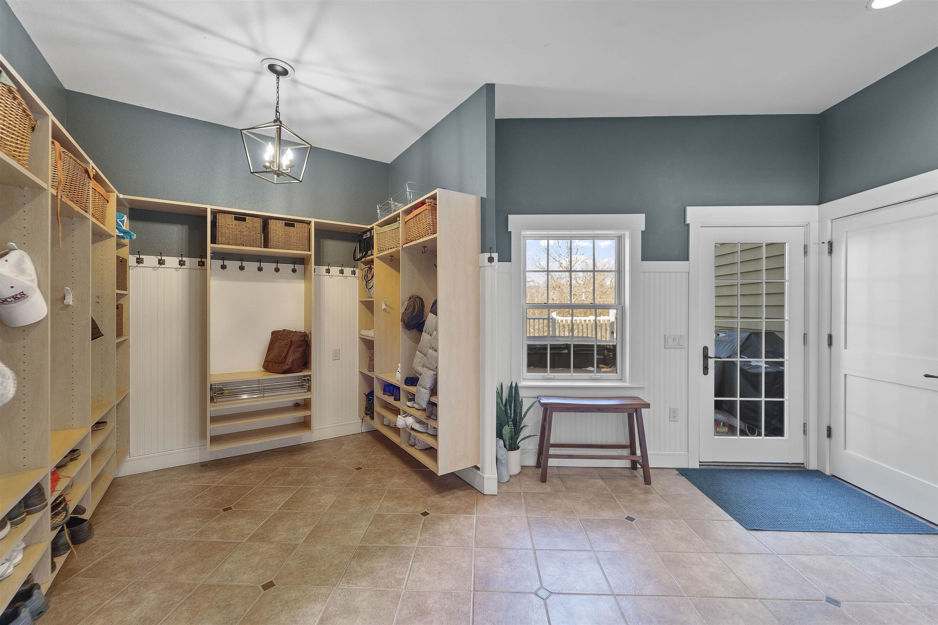 5653 Ashbourne Lane