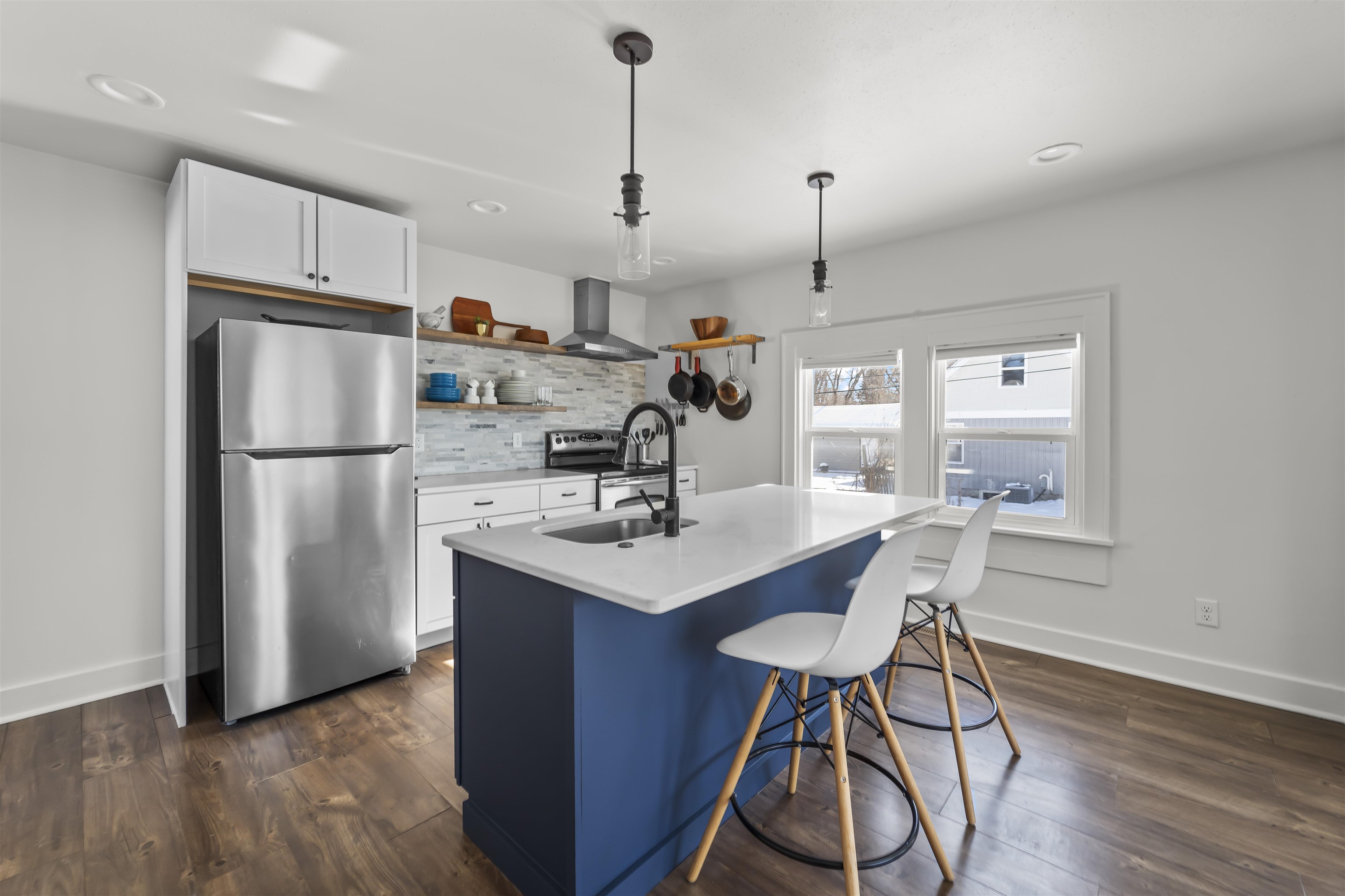 1401 Macarthur Road