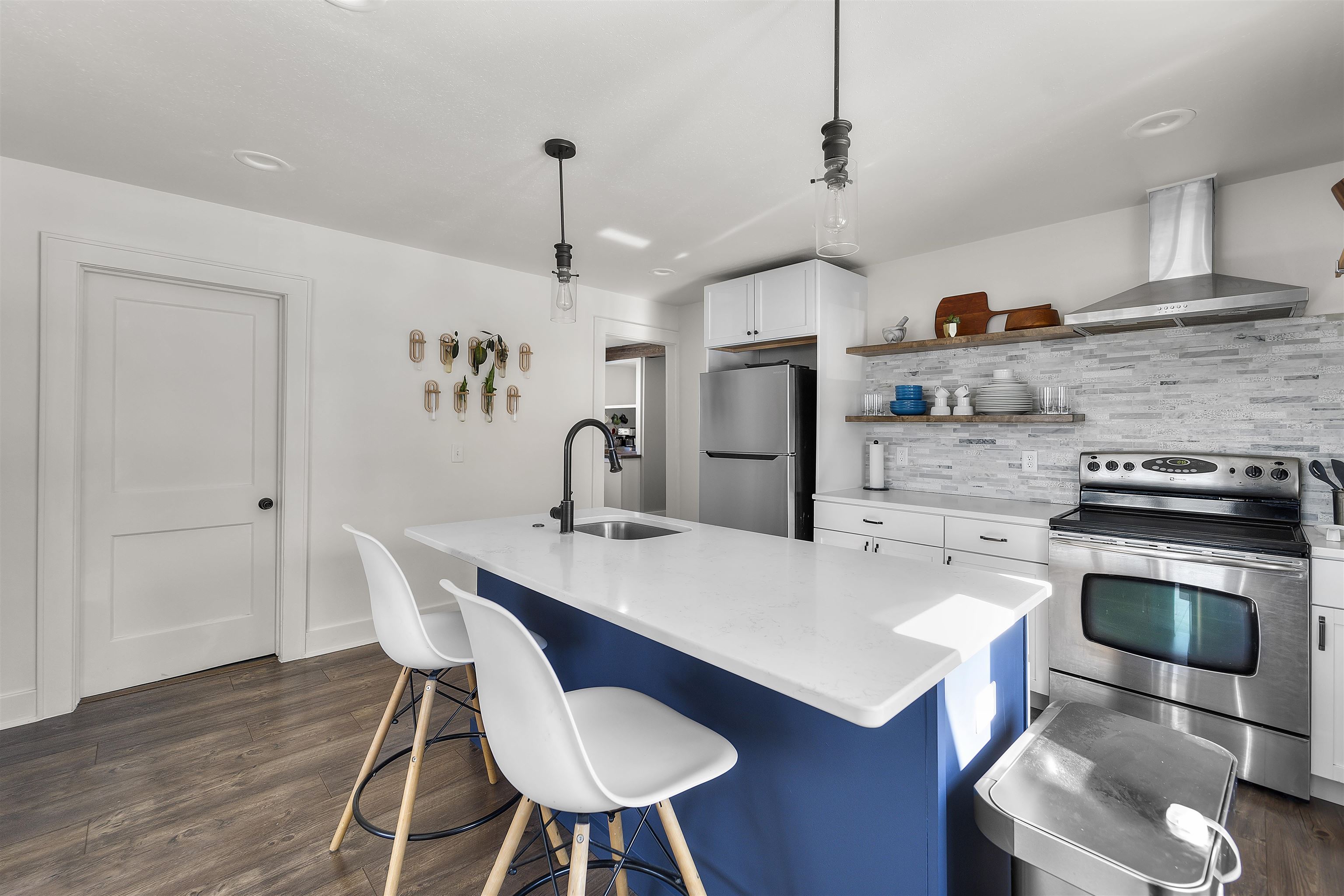 1401 Macarthur Road