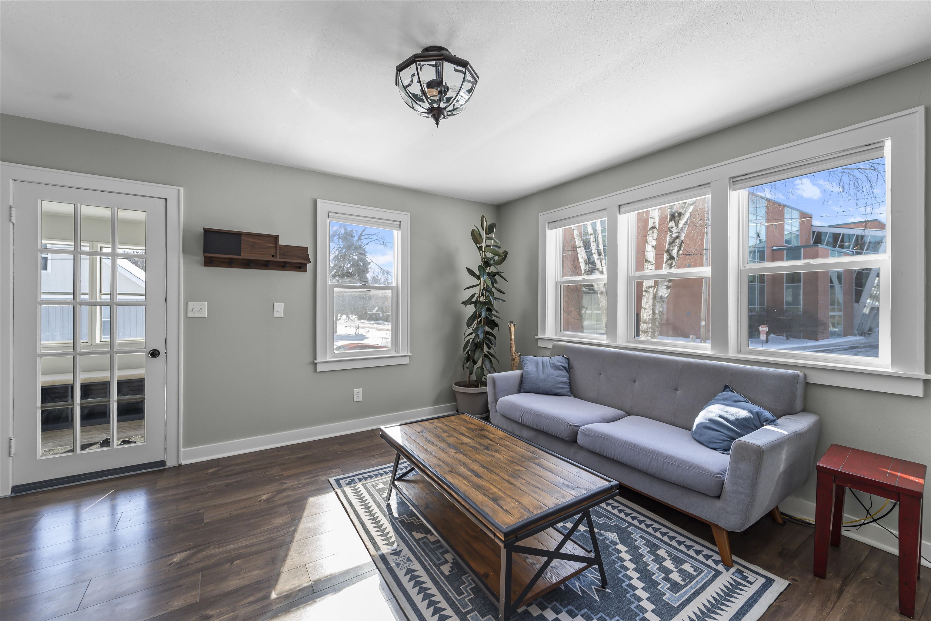 1401 Macarthur Road