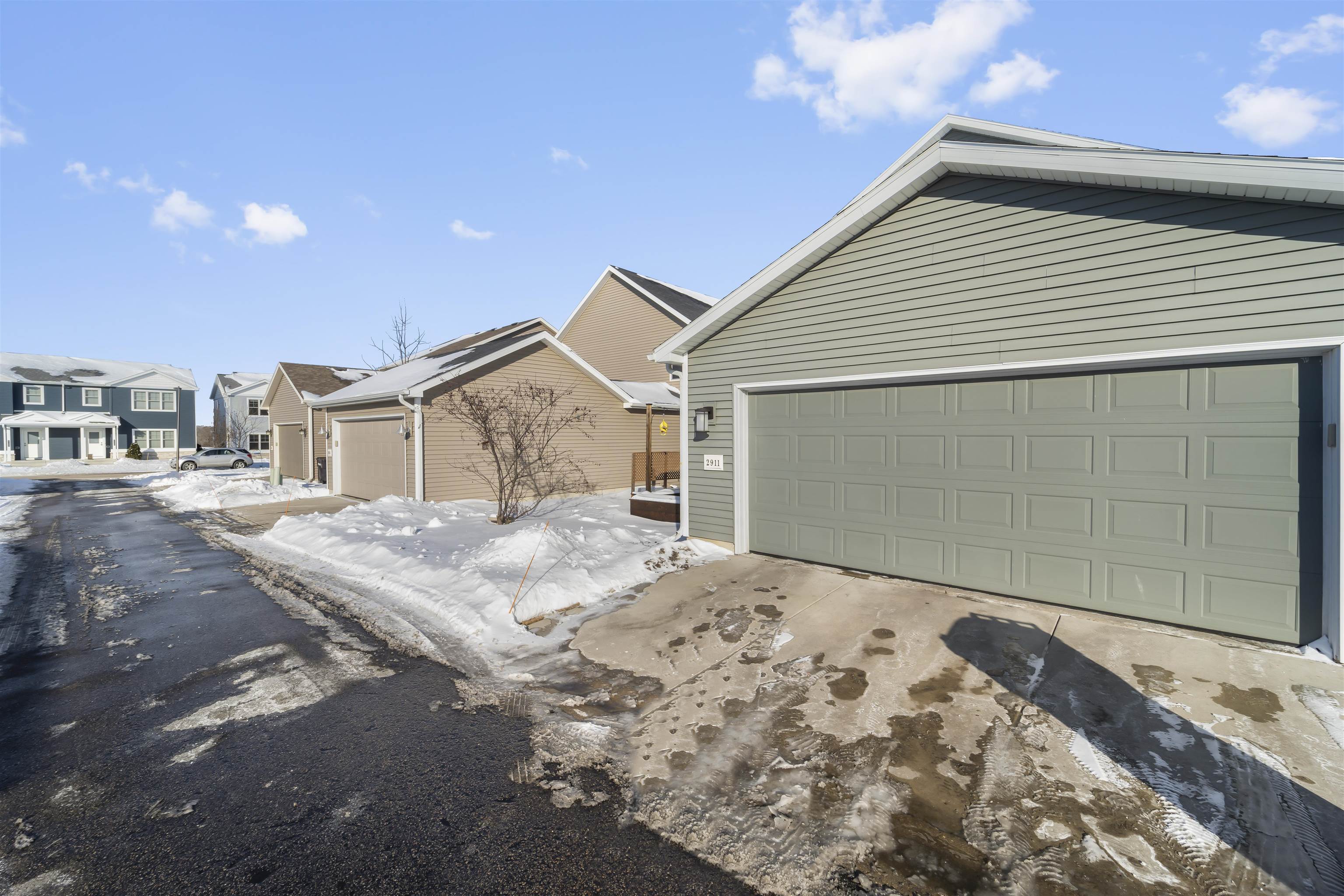 2911 Humes Lane