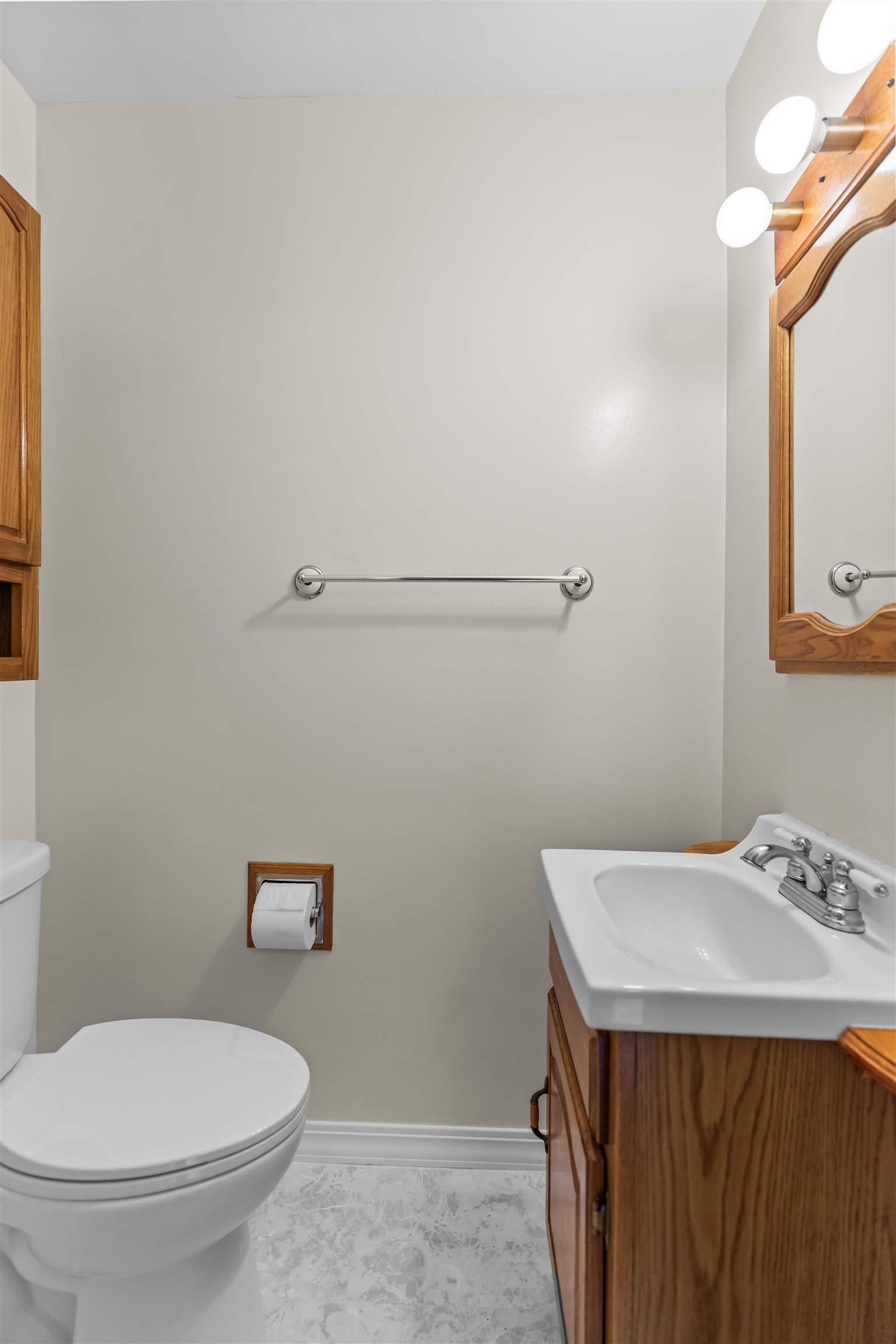214 S Whitney Way