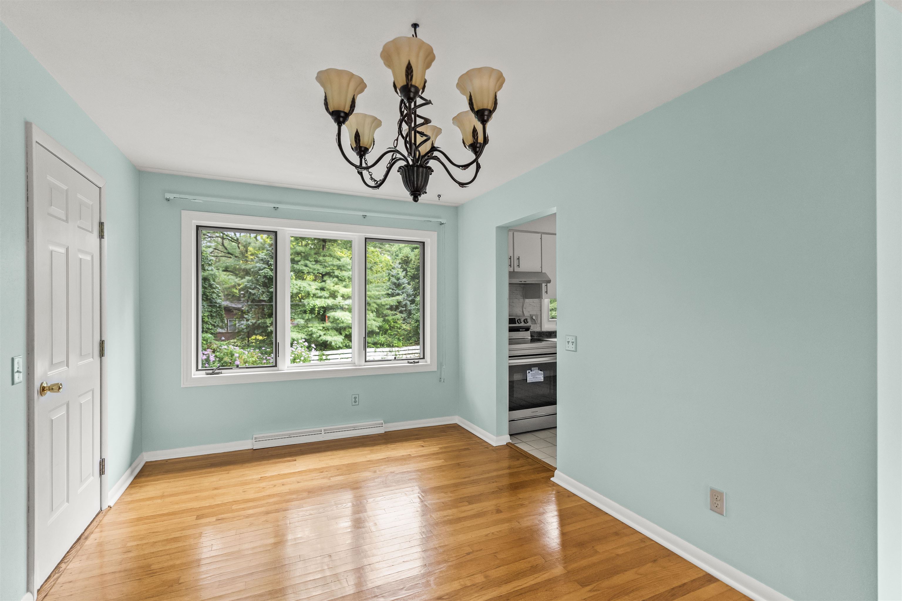 214 S Whitney Way