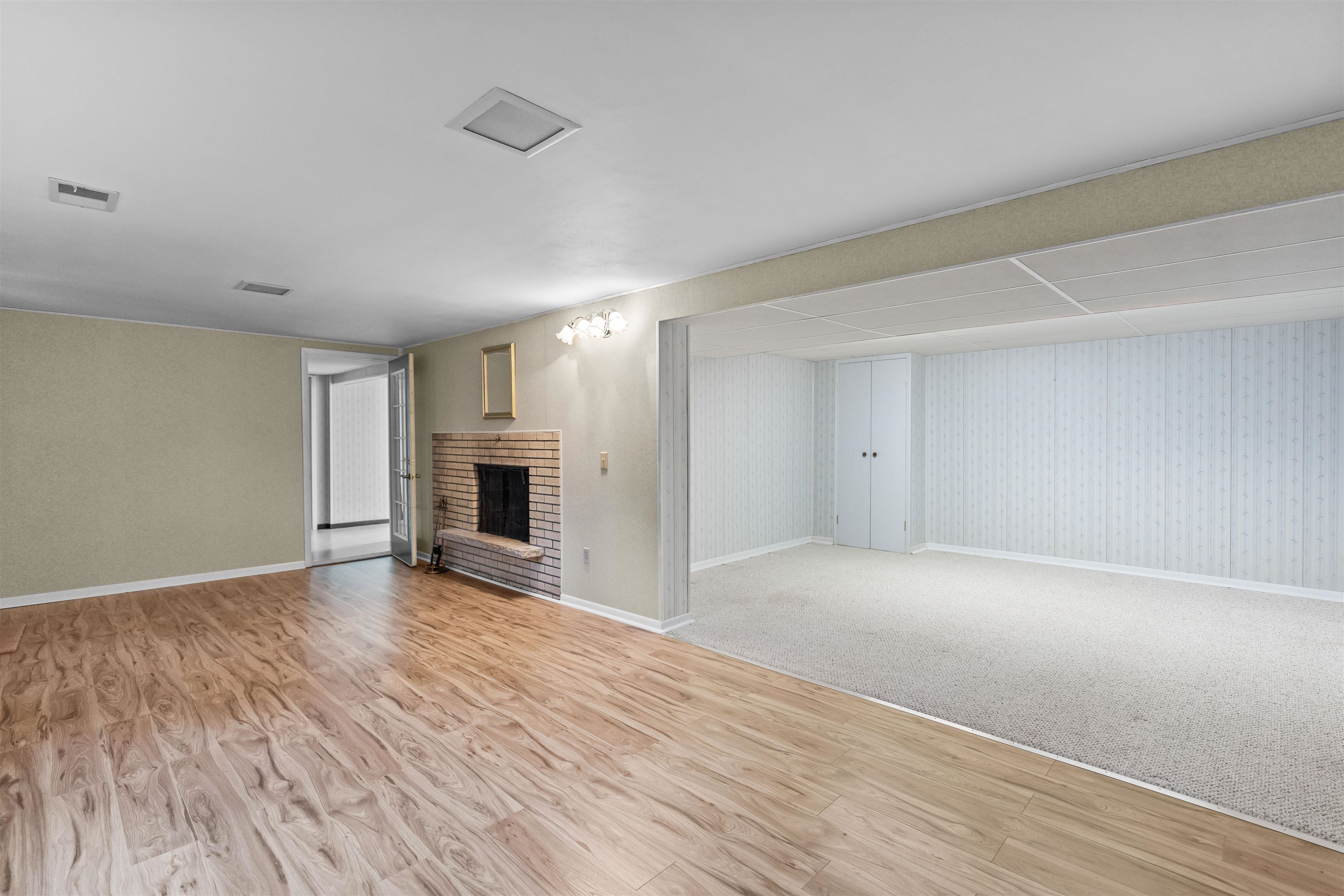 214 S Whitney Way