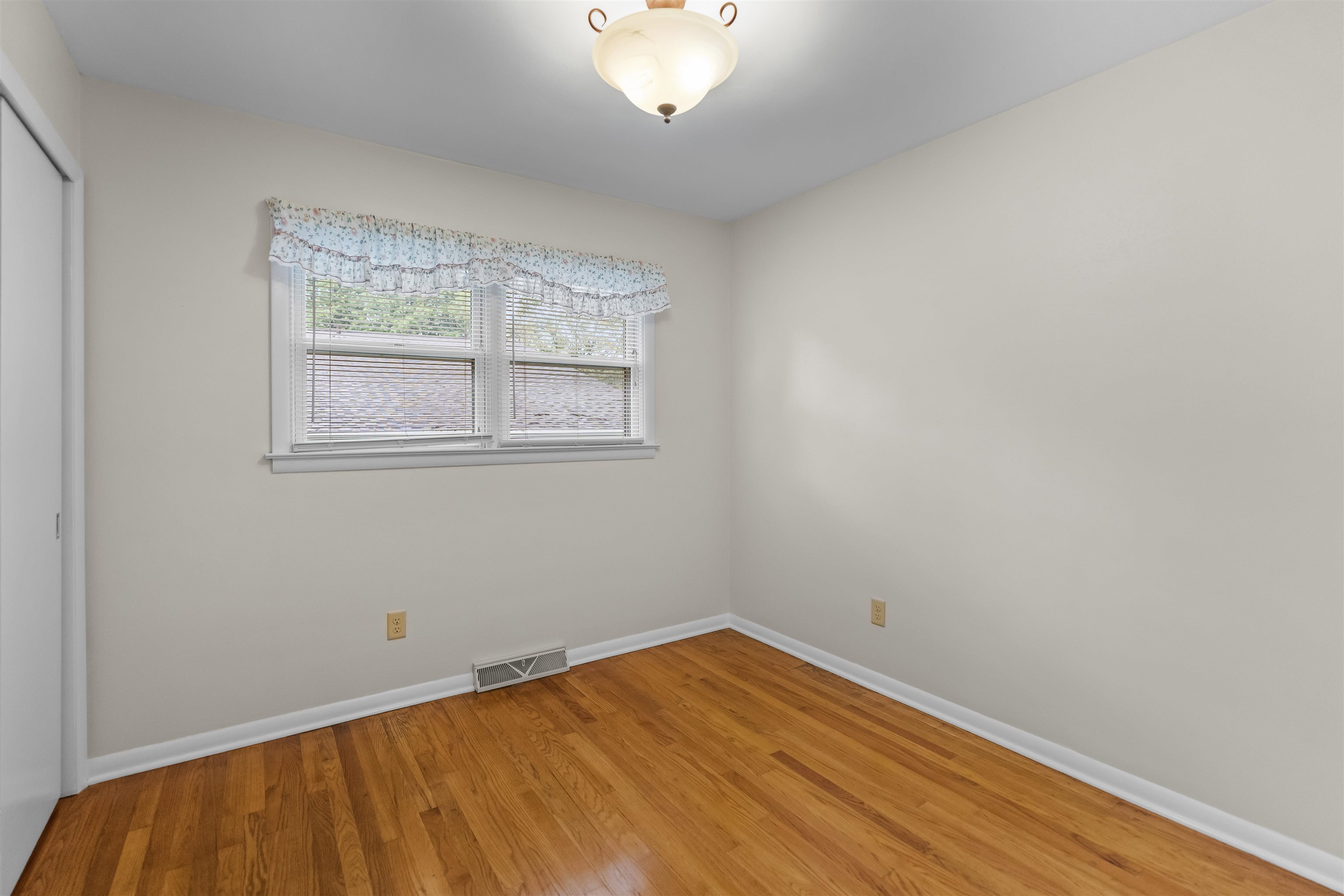 214 S Whitney Way